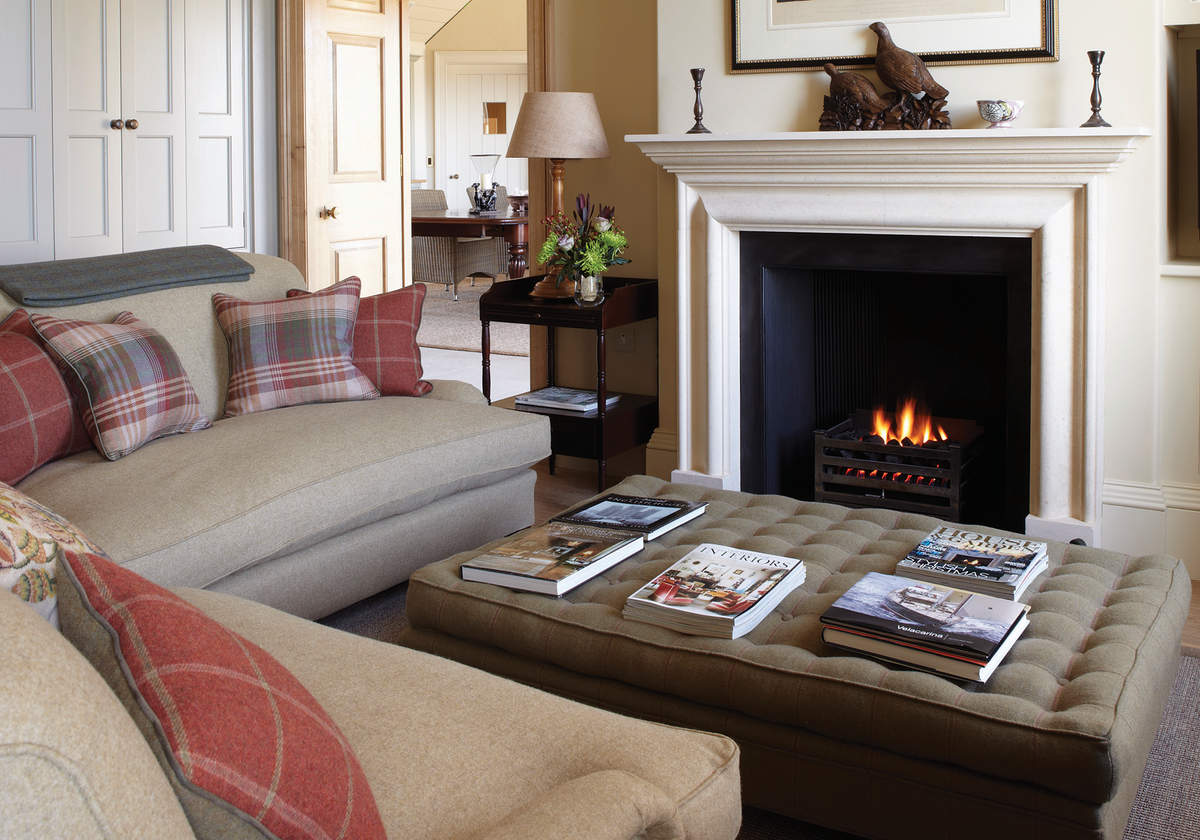 Ottomans & Pouffes