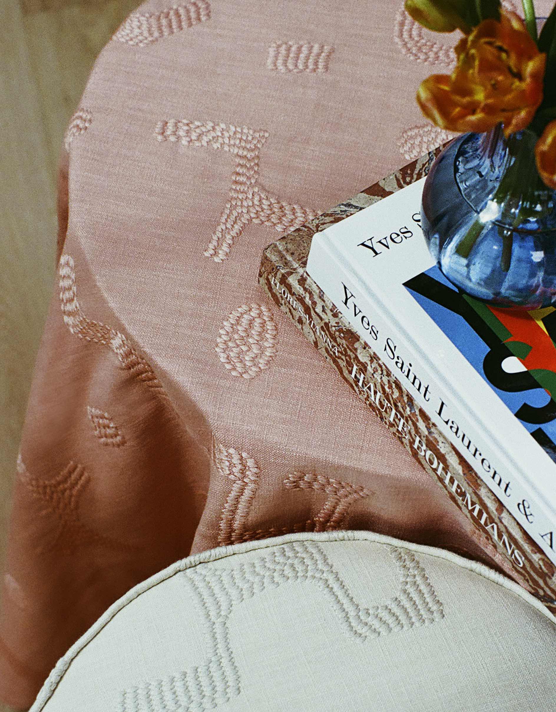 Raphia, Clay, Metre