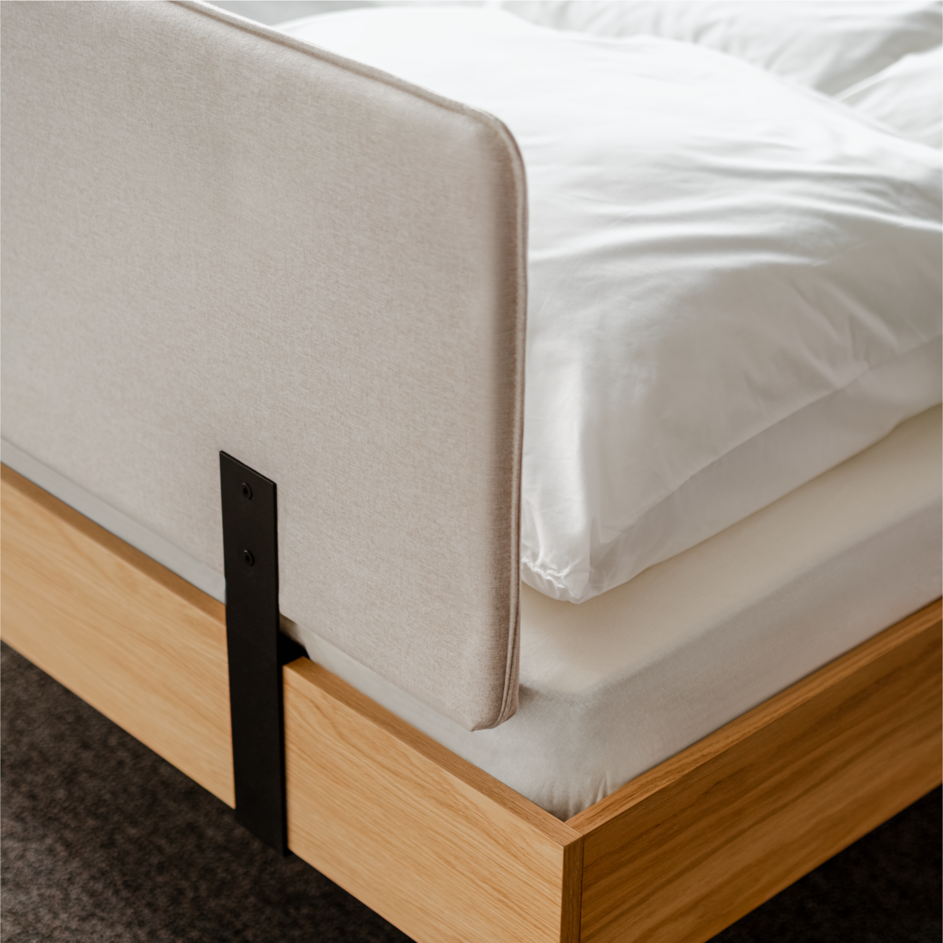 Streiko Bed Walnut