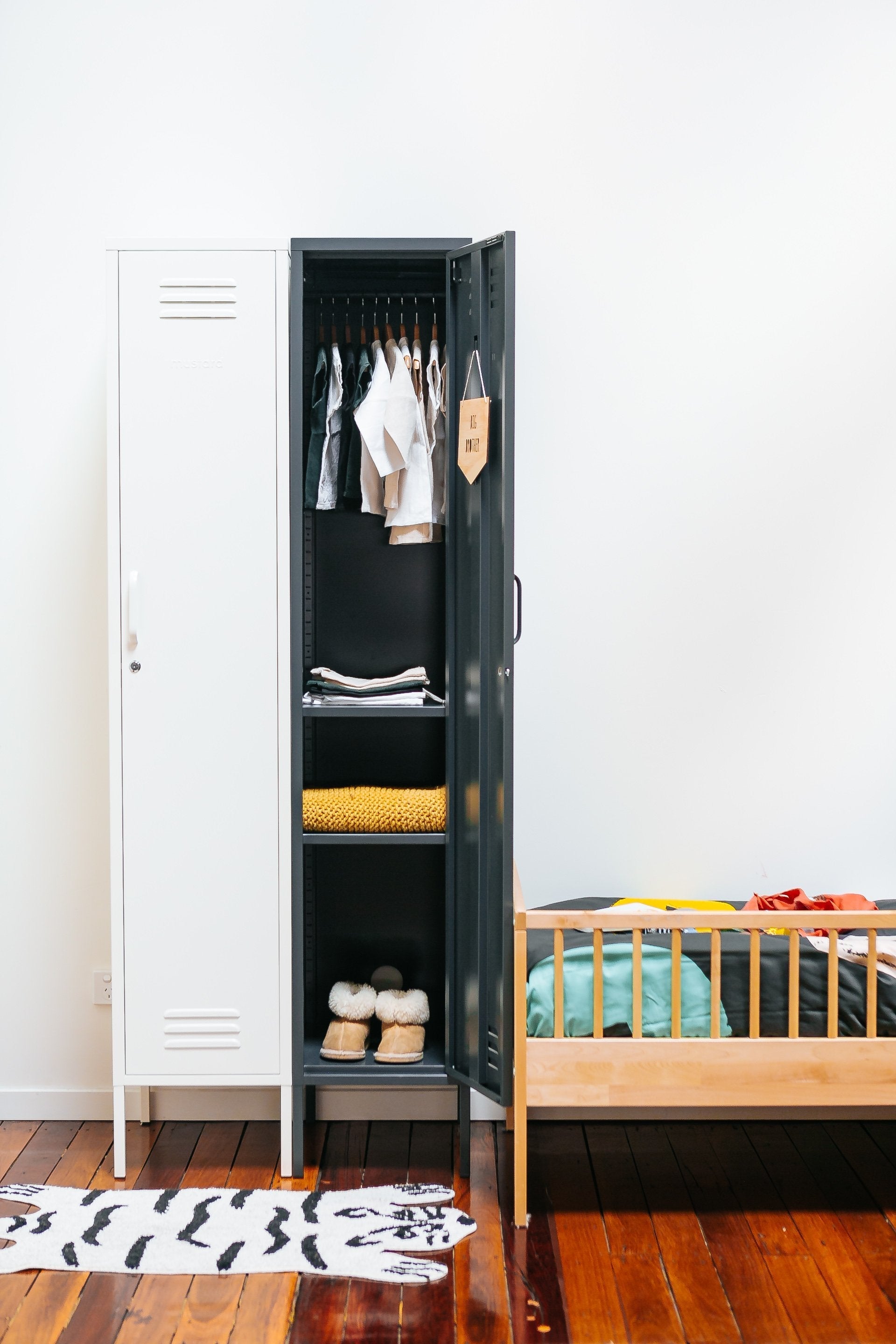 Skinny Locker