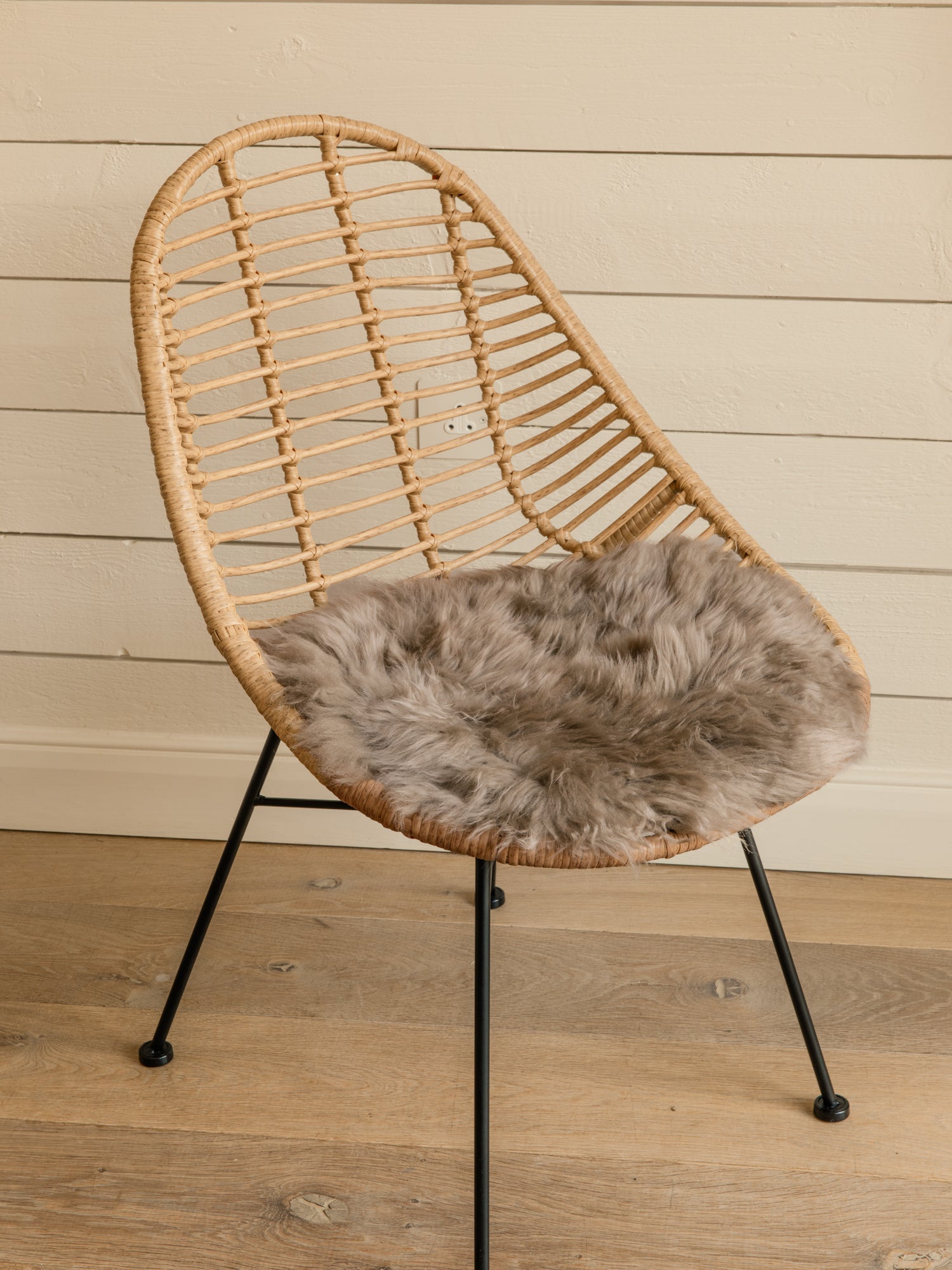 Circular Sheepskin Seat Pad - Taupe