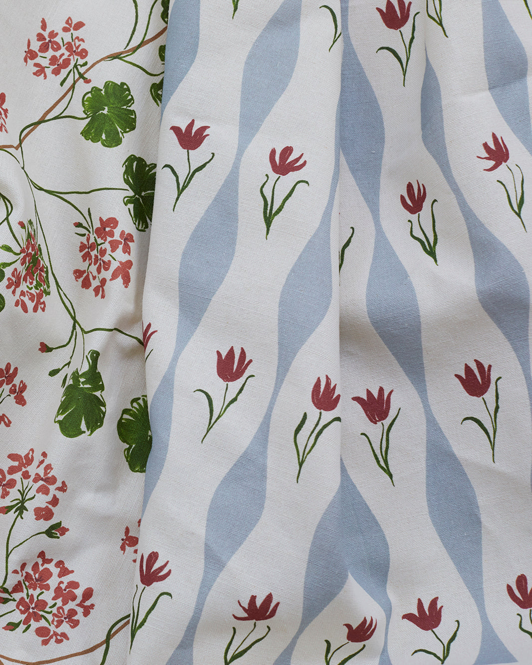 Tulip Wave Linen Fabric | Sky