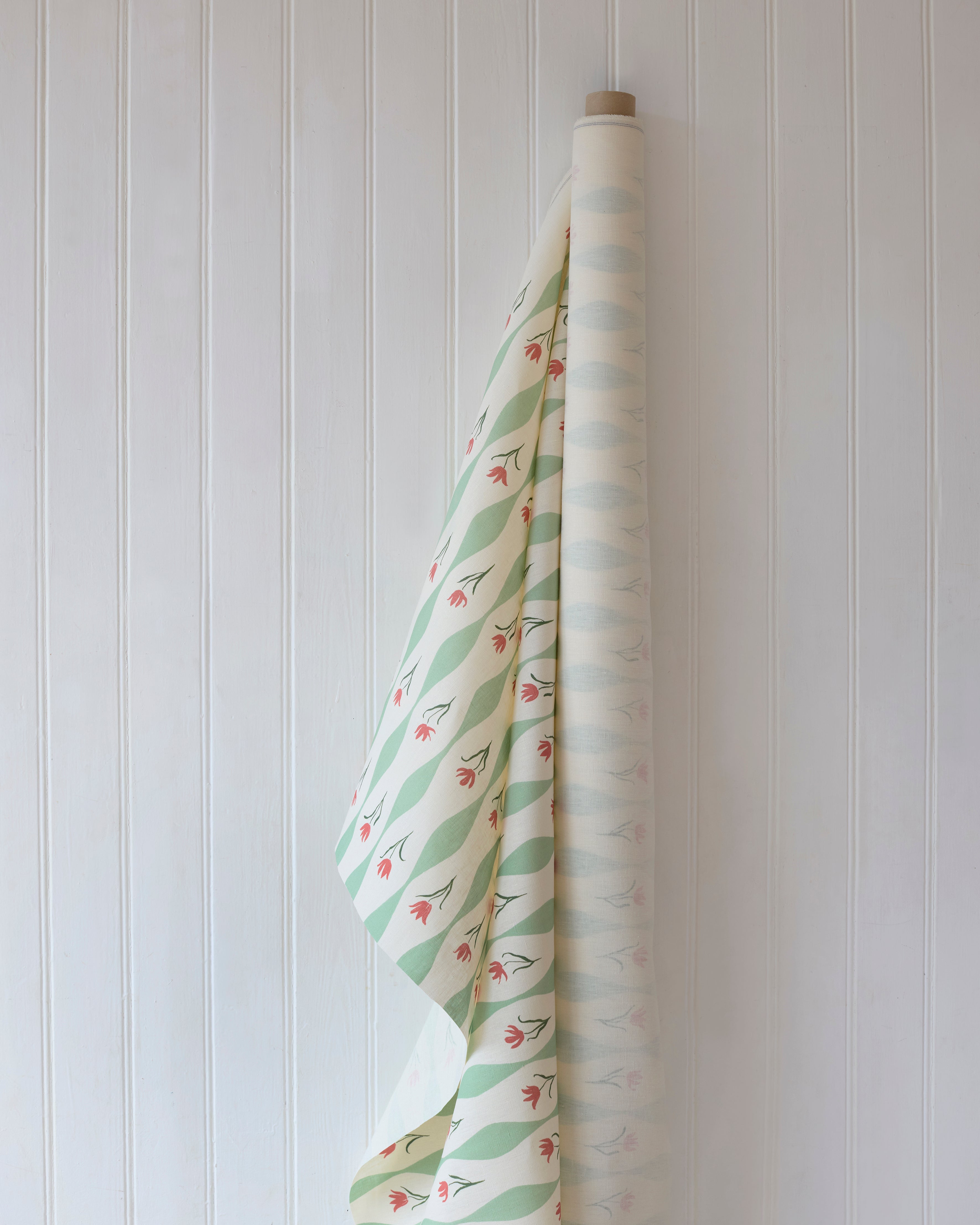 Tulip Wave Linen Fabric | Pistachio