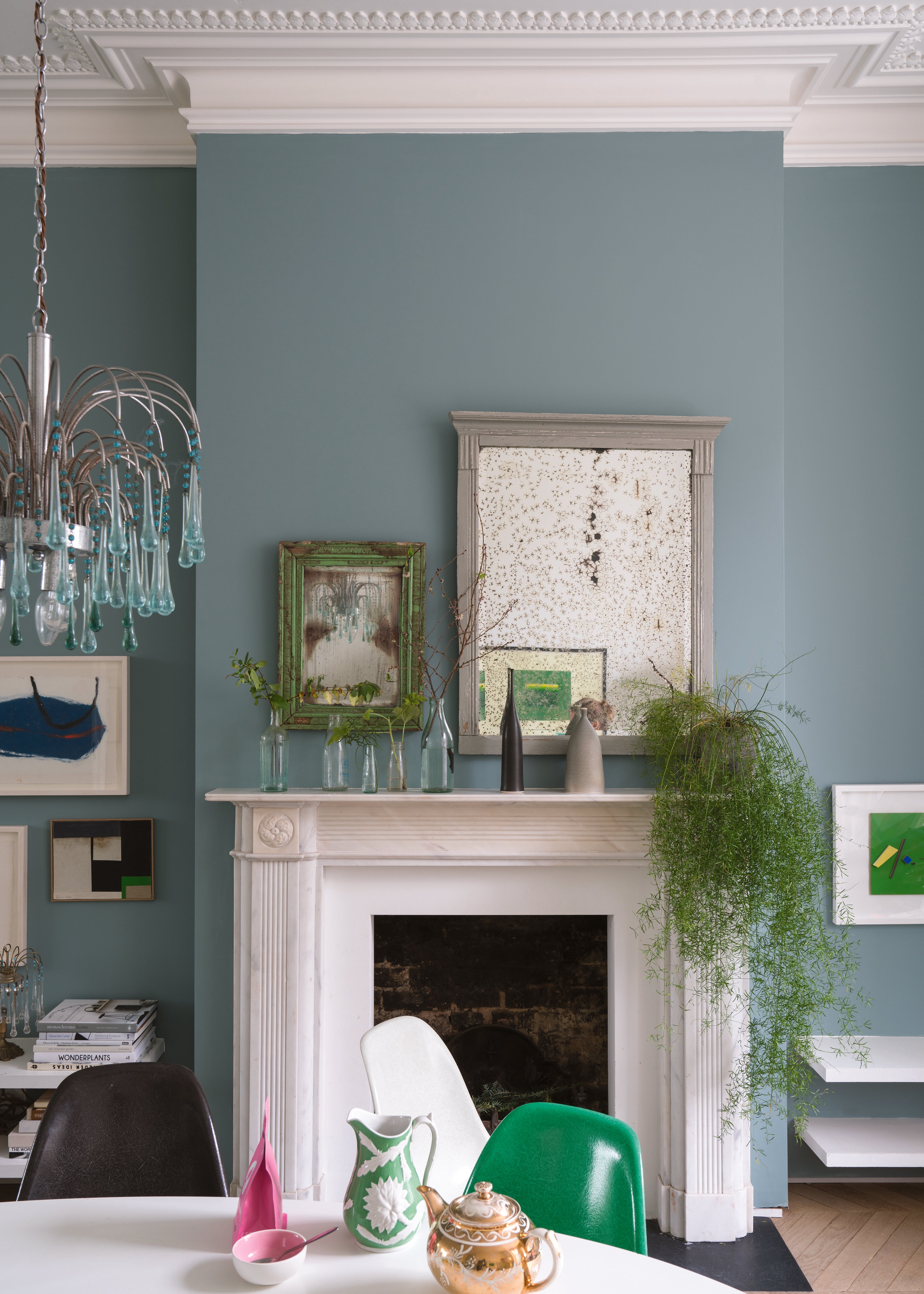 Oval Room Blue No.85