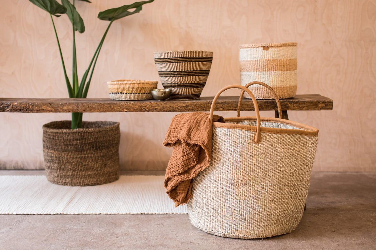 HERI: Natural and White Speckled Woven Laundry Basket