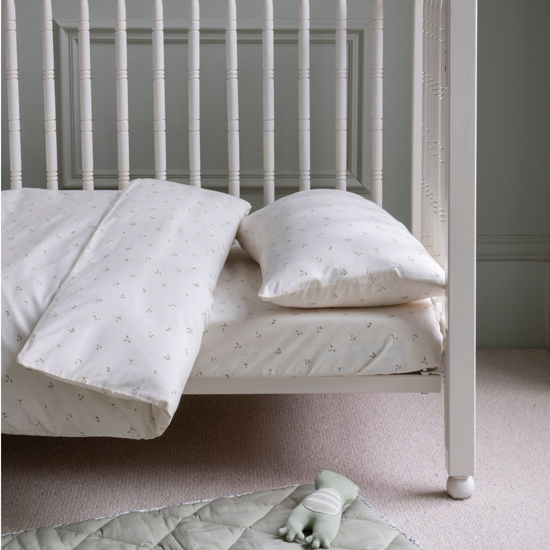 Organic Cotton Cotbed Bedding Set - Nettle Scatter