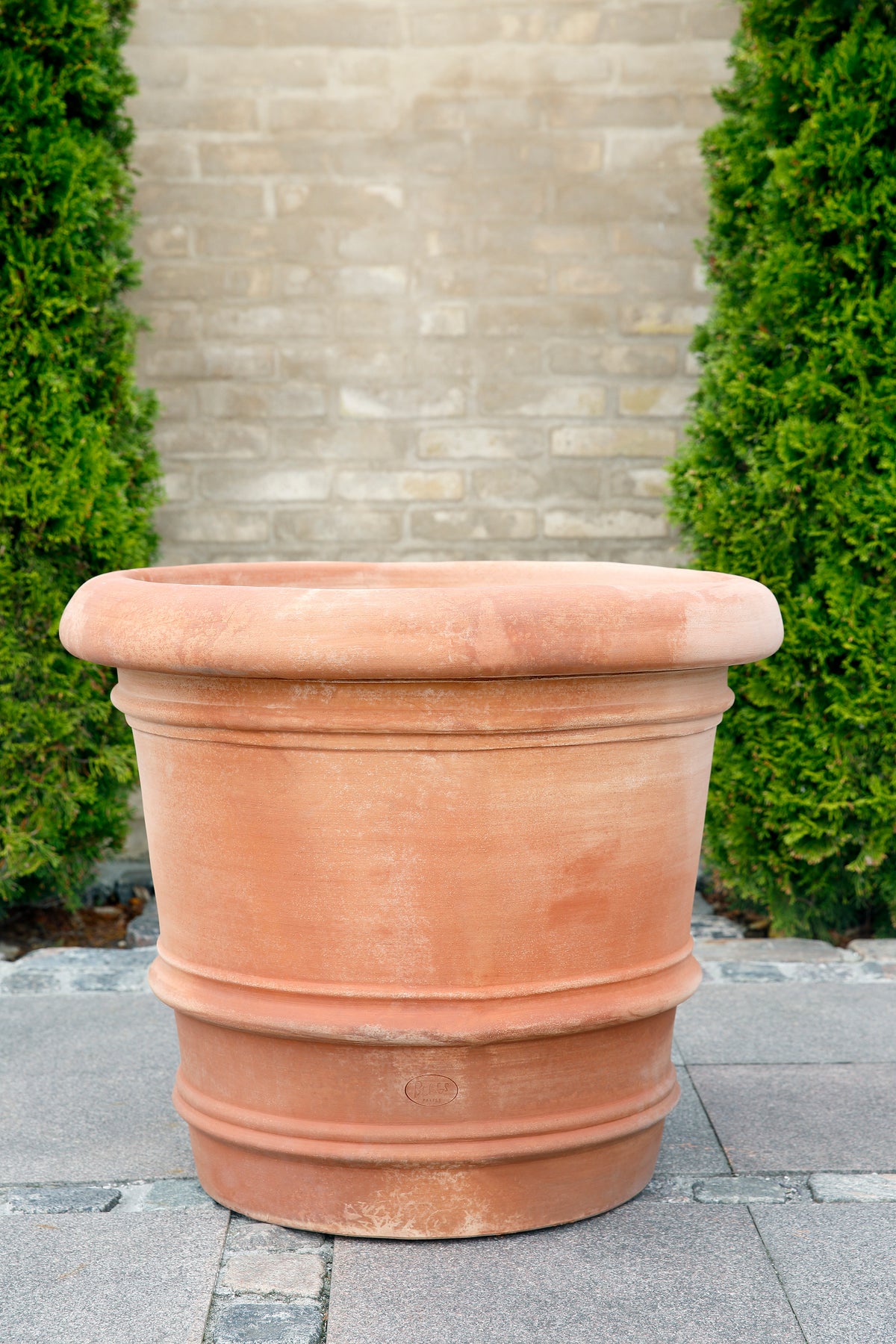 Lucca Pots