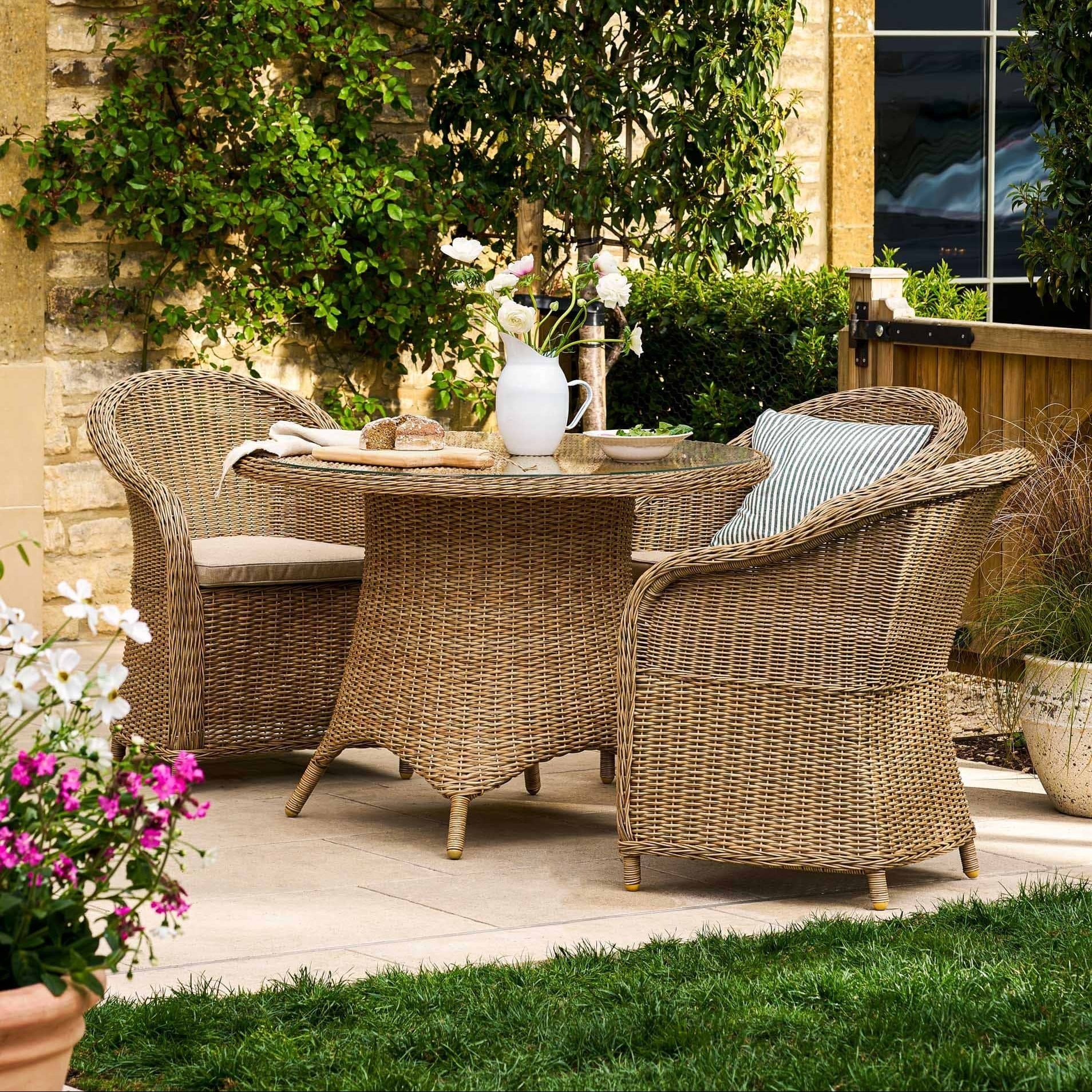 Brayford Round Dining Set Small Natural
