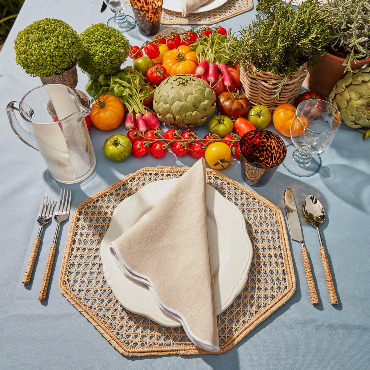 Beige Scallop Napkins with White Embroidery (Set of 4)