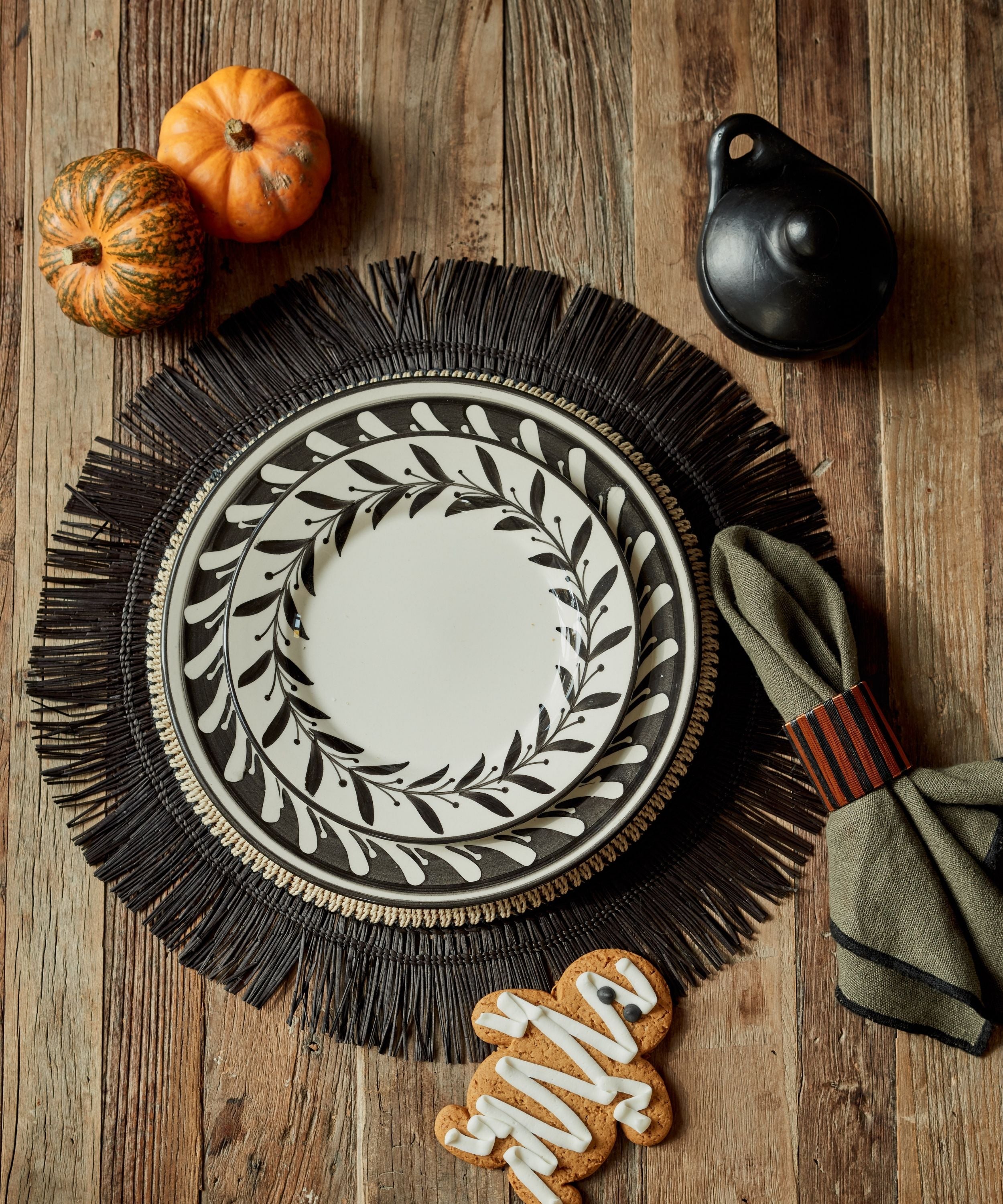 Side Plate - Helecho - Jet Black