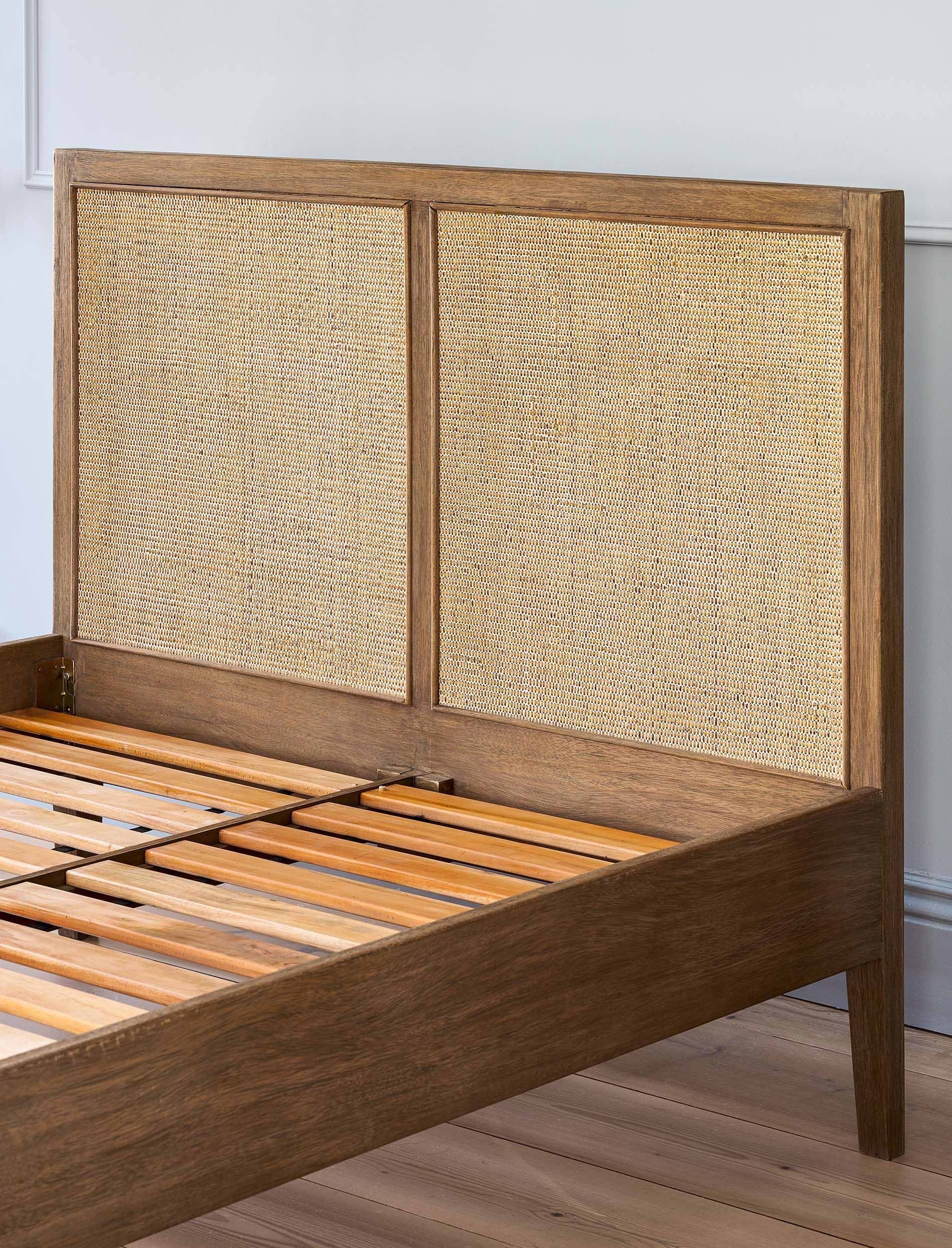 Chesterton King Bed Natural