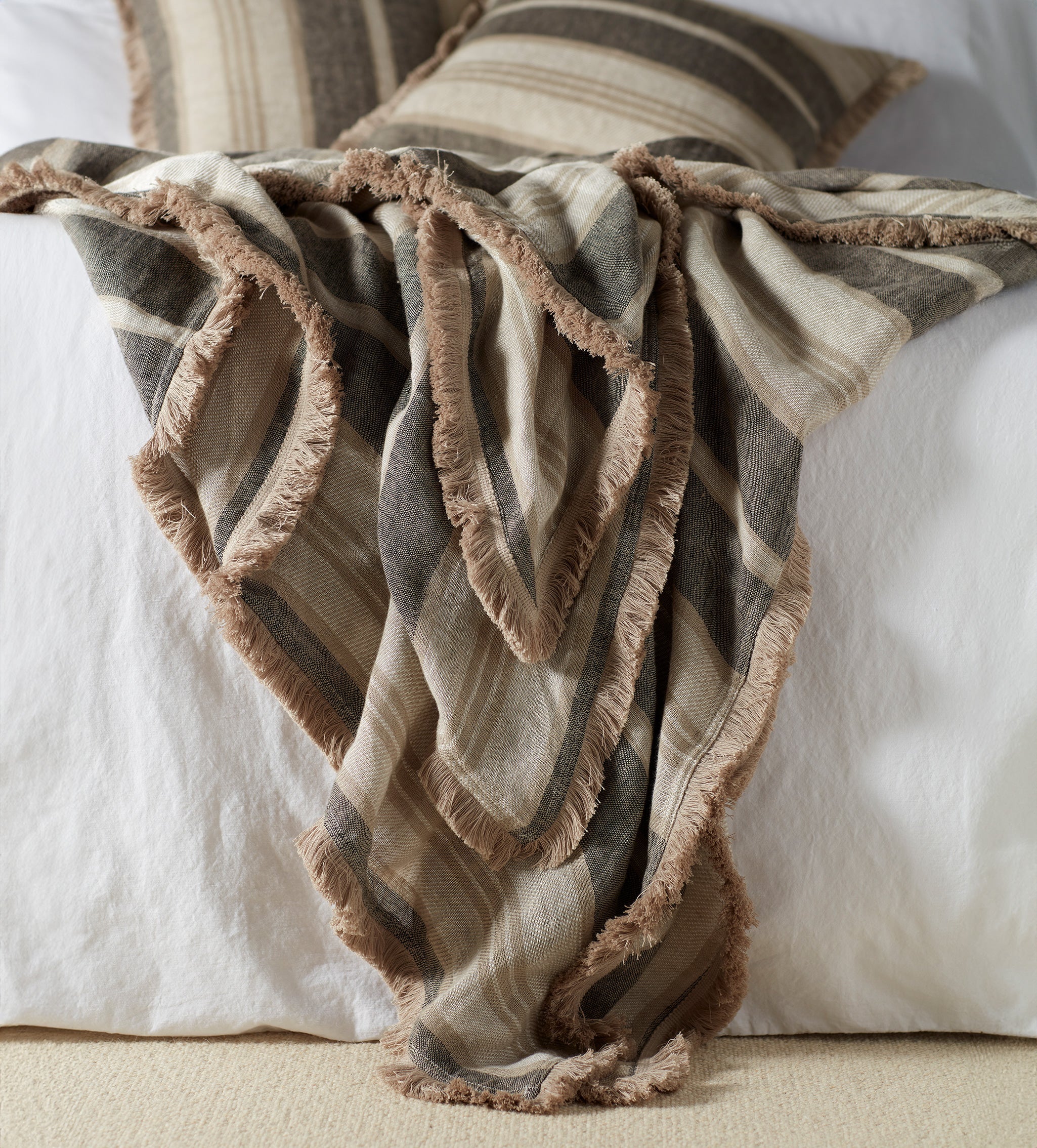 Natural Clara Linen Throw