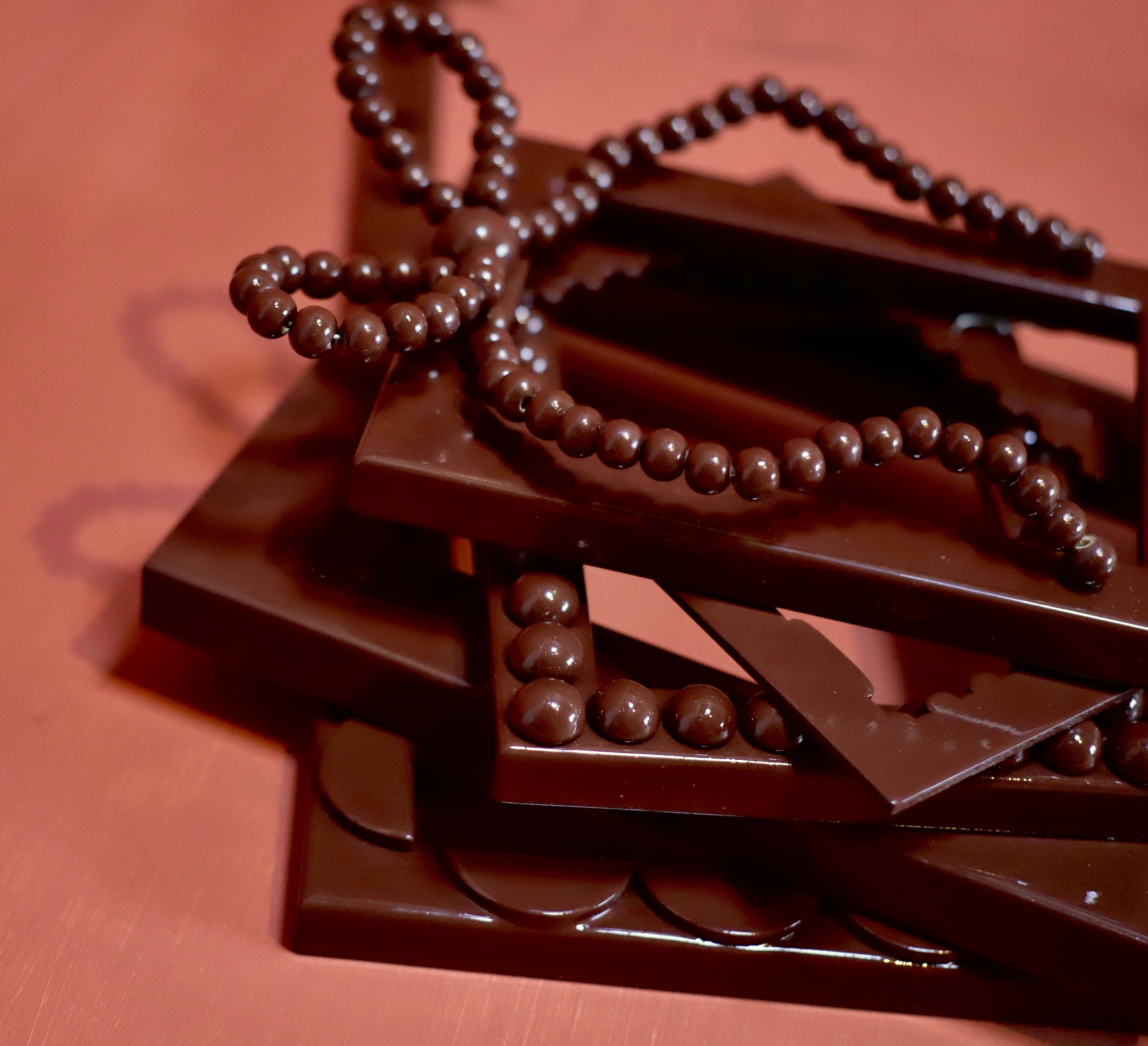 Cocoa Scallop Frame