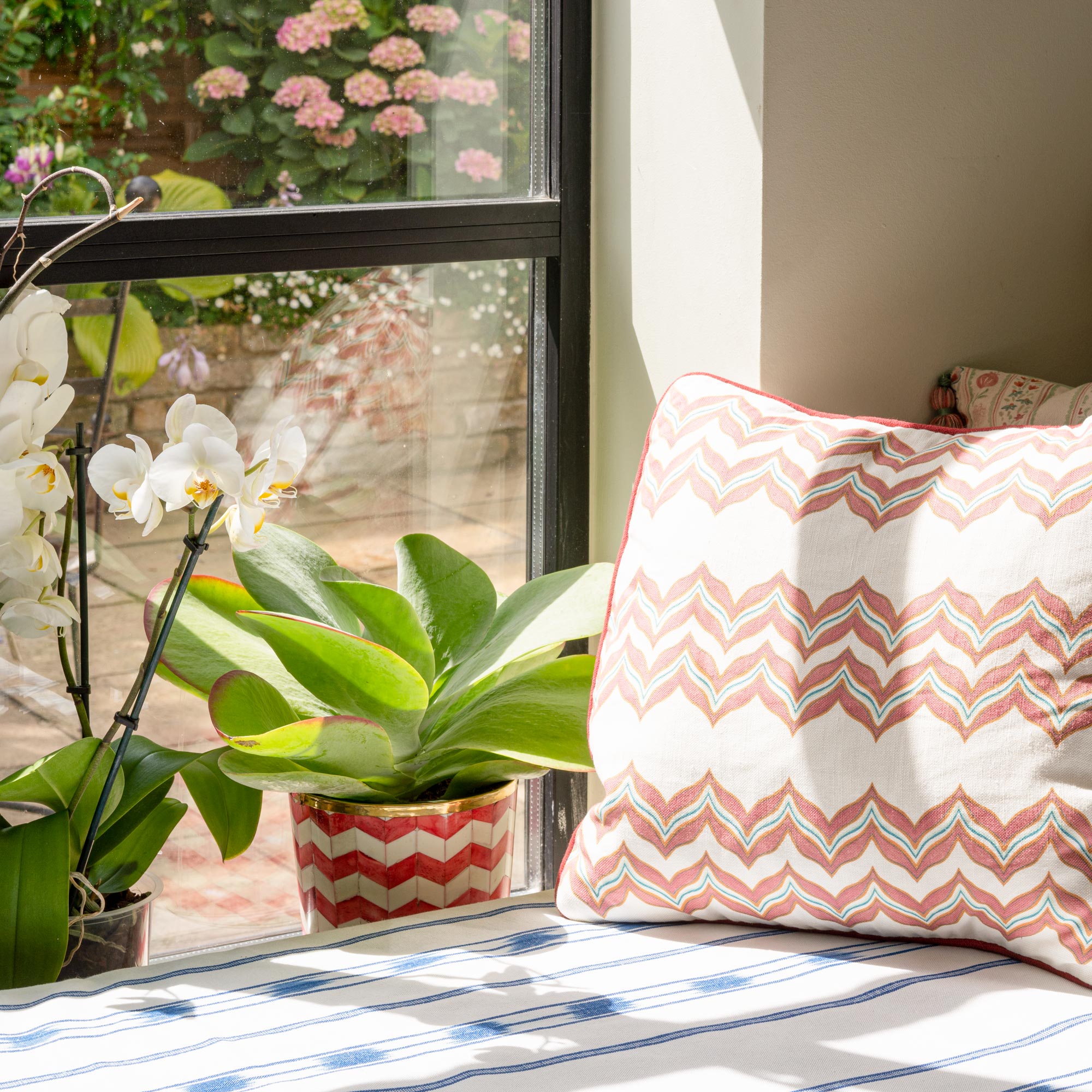 Round Inlay Planter | Medium | Red | Chevron
