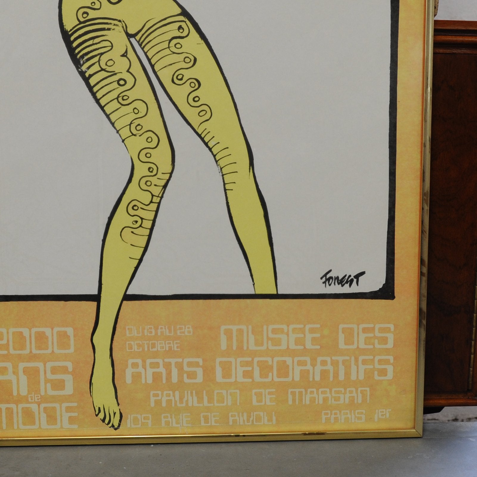 Framed Poster of the exhibition ''2000 years of fashion'' from 13 to 28 October 1971 at the museum of Decorative Arts in Paris