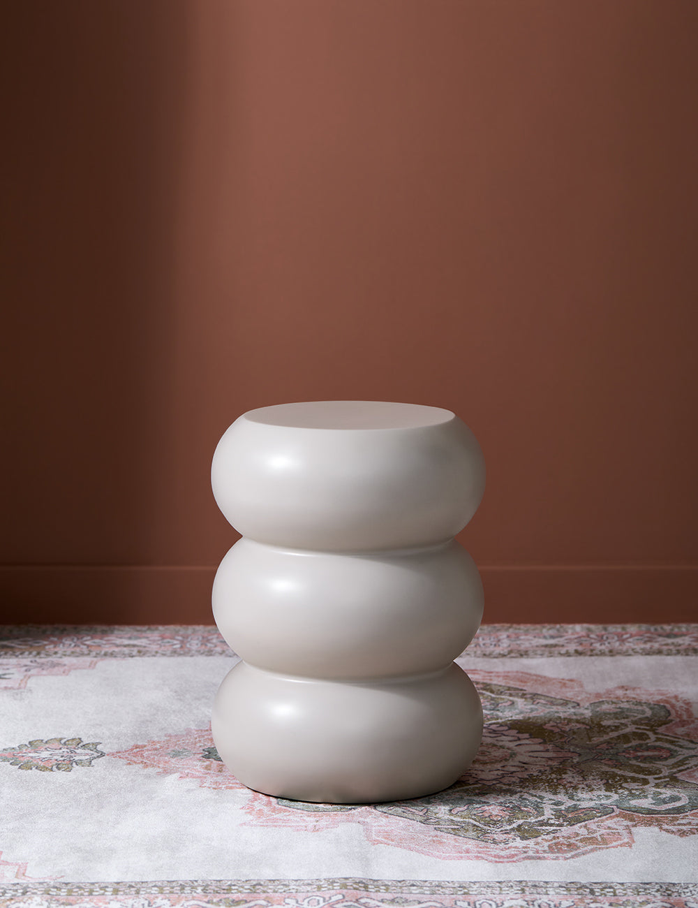 Essie Curvy Side Table in Panna Cotta