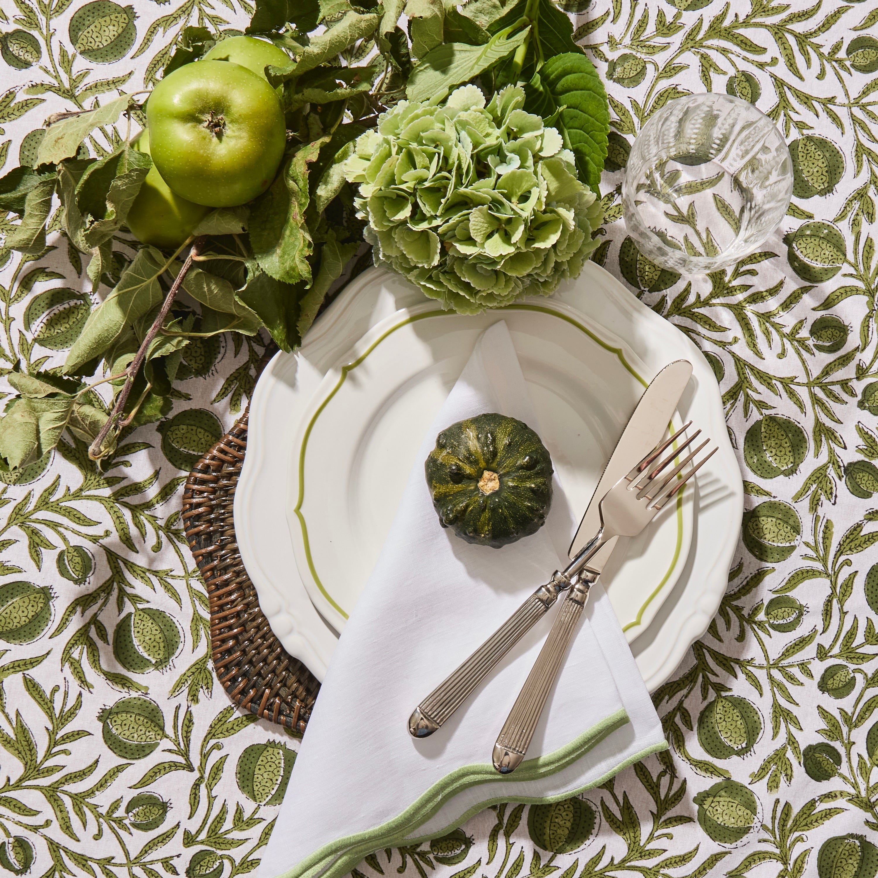 Green Scallop Linen Napkins (Set of 4)