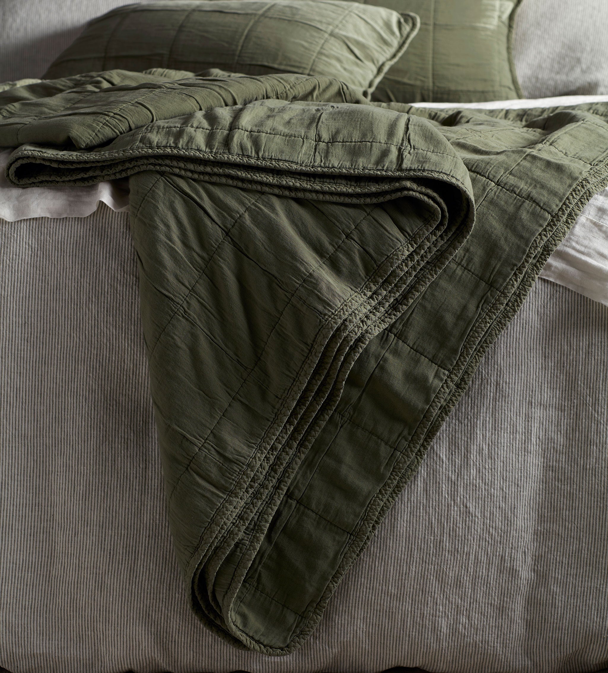 Finn 100% Cotton Quilted Throw | Olive Green