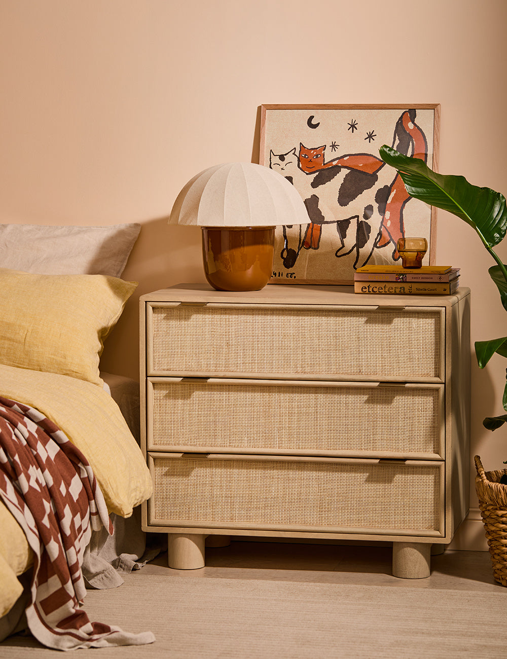 Flores Slim Chest of Drawers