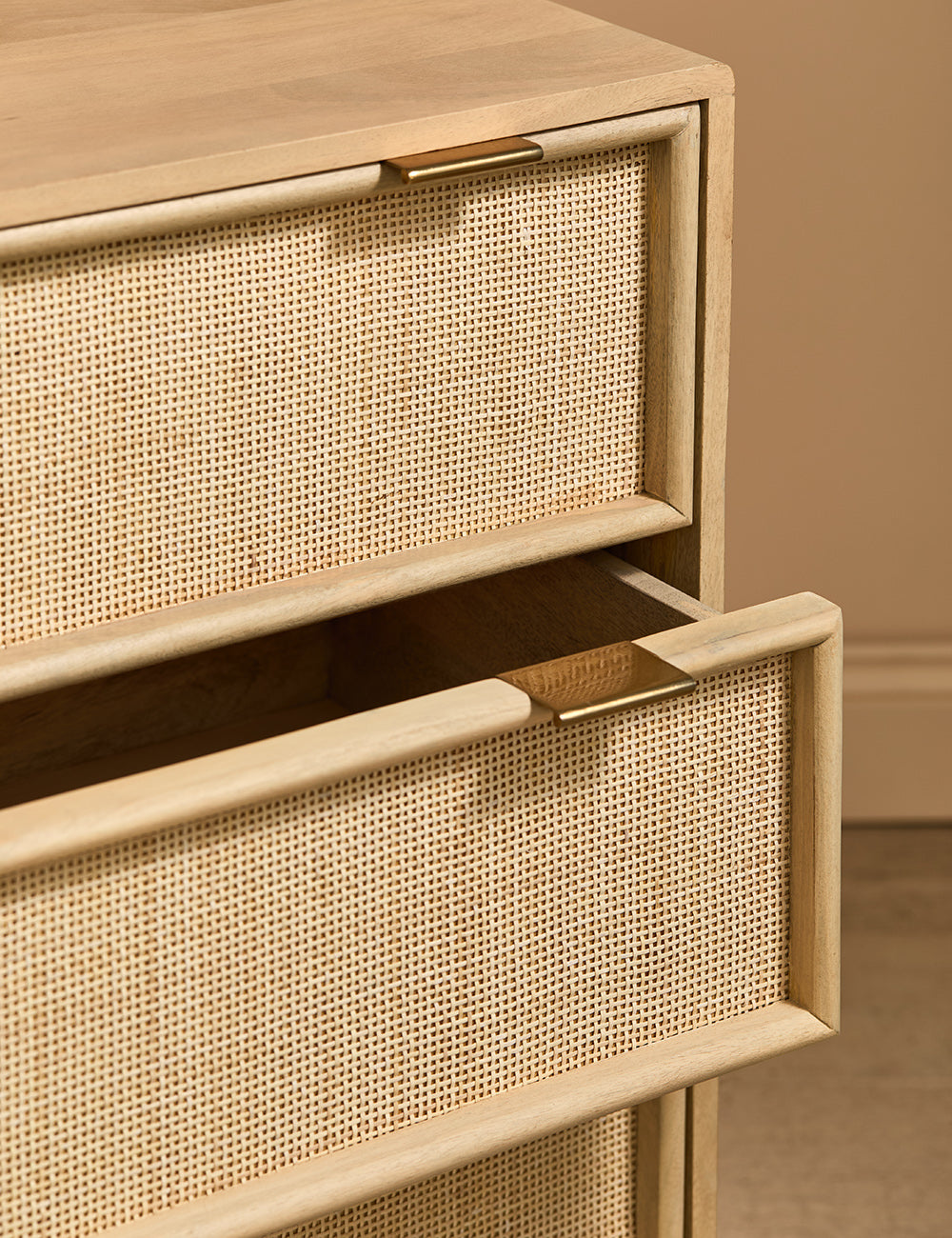 Flores Slim Chest of Drawers