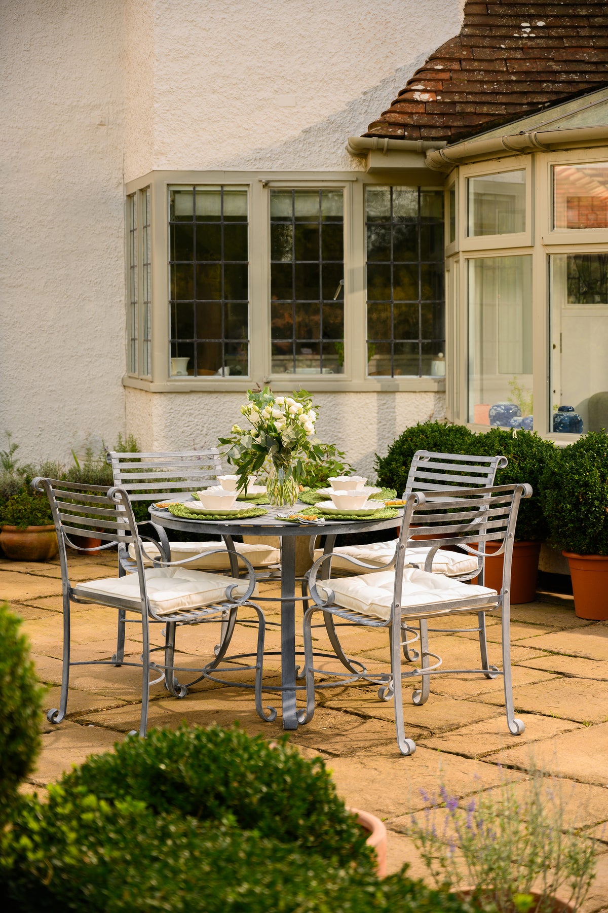 Southwold Round Dining Table 1m