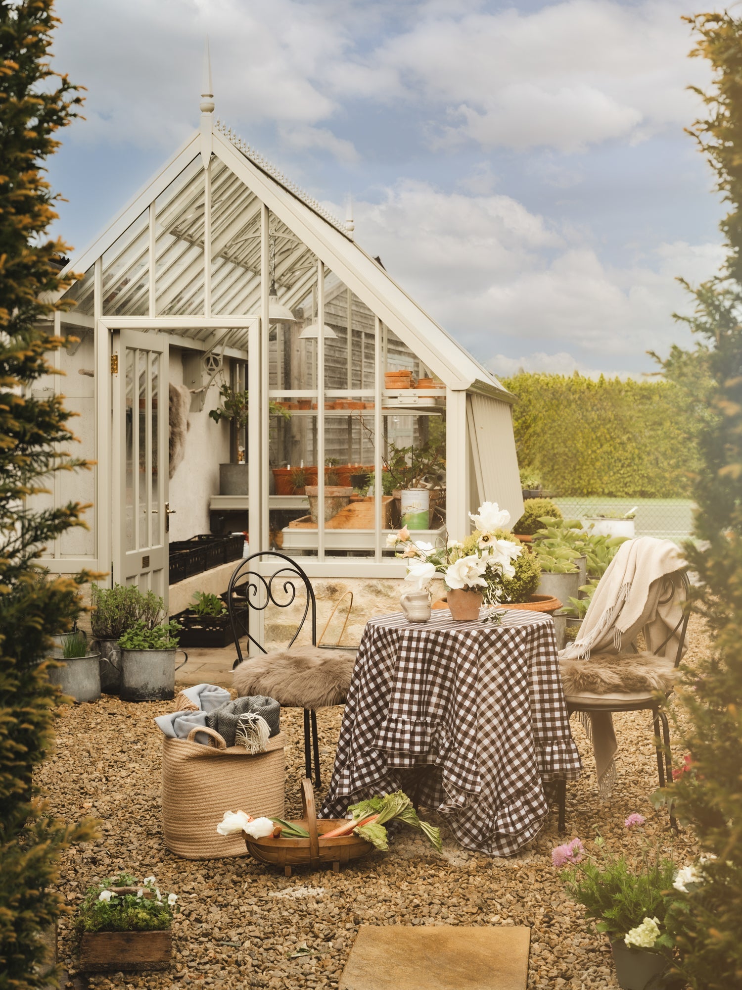 Circular Sheepskin Seat Pad - Taupe