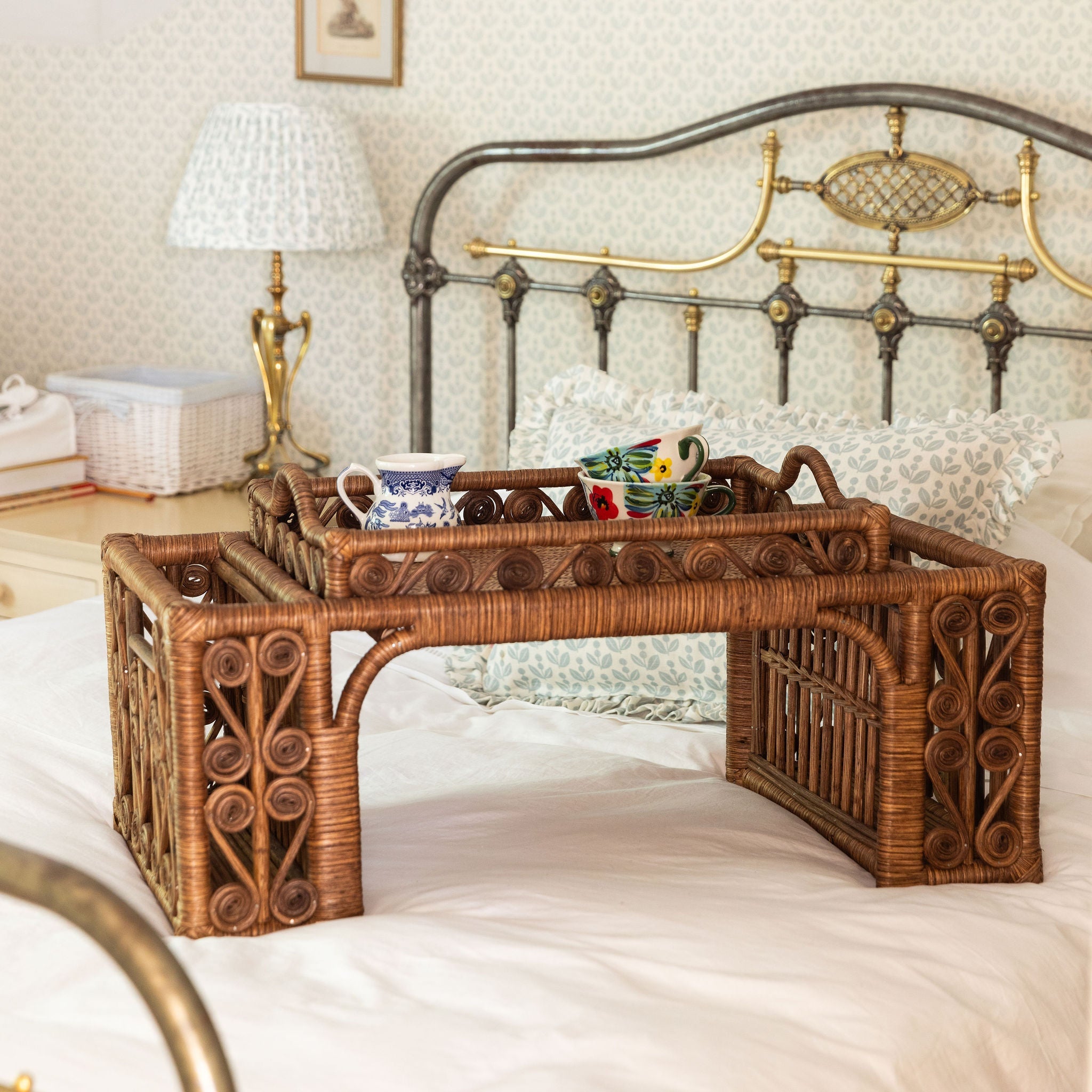 Ivy Breakfast Tray (Teak)