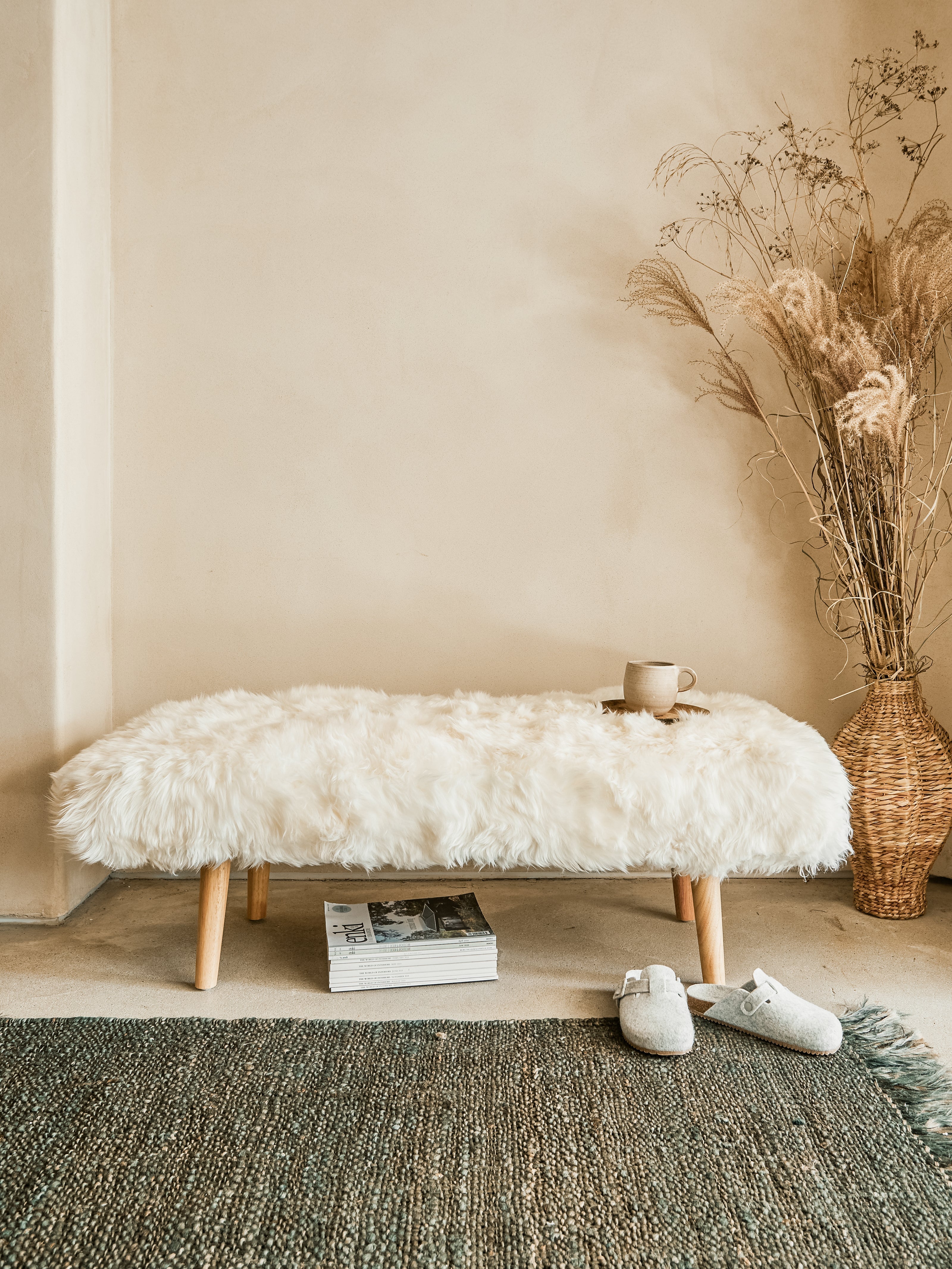 New Zealand Sheepskin Bedstool - White