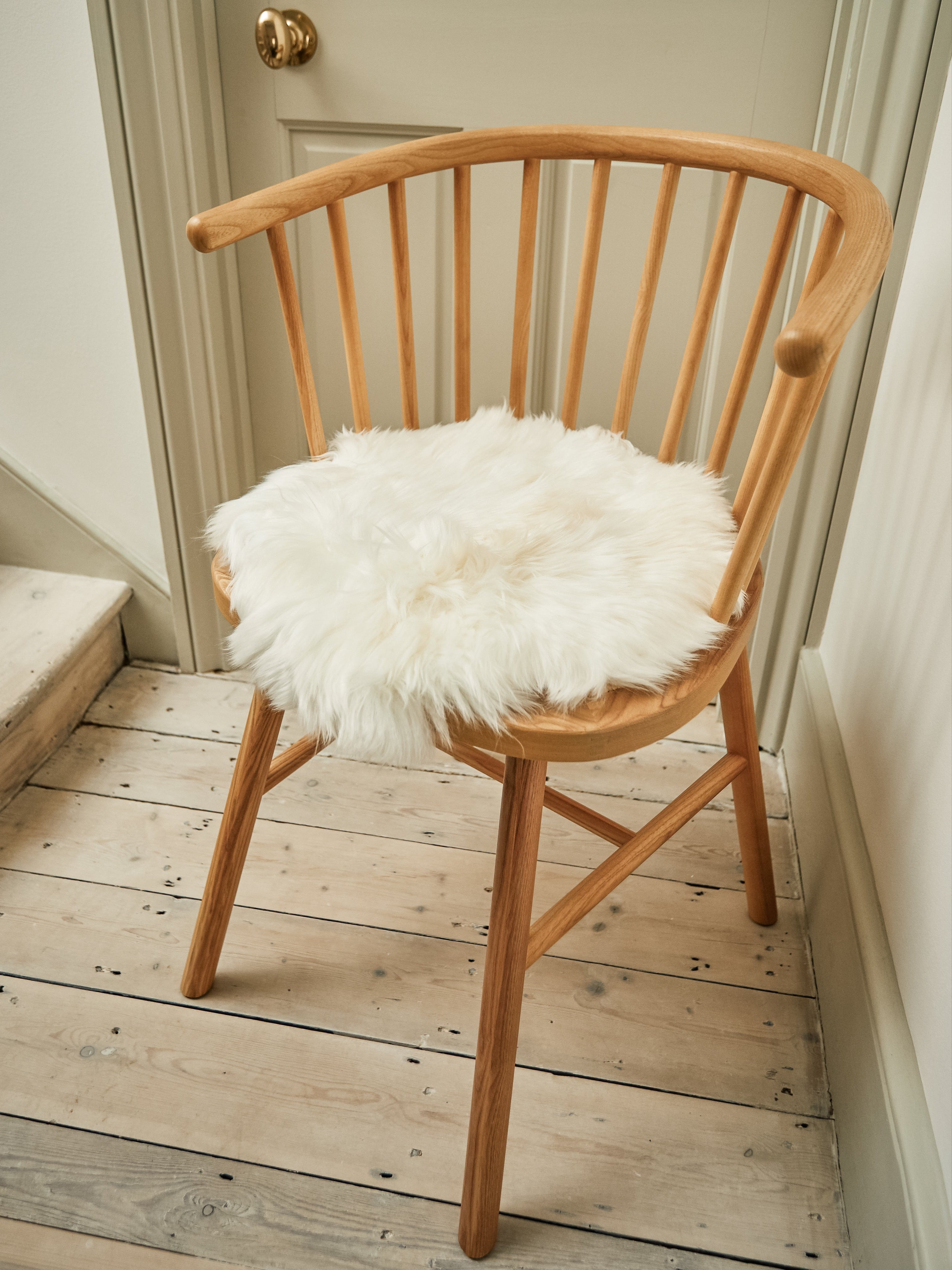 Circular Sheepskin Seat Pad - Pure White