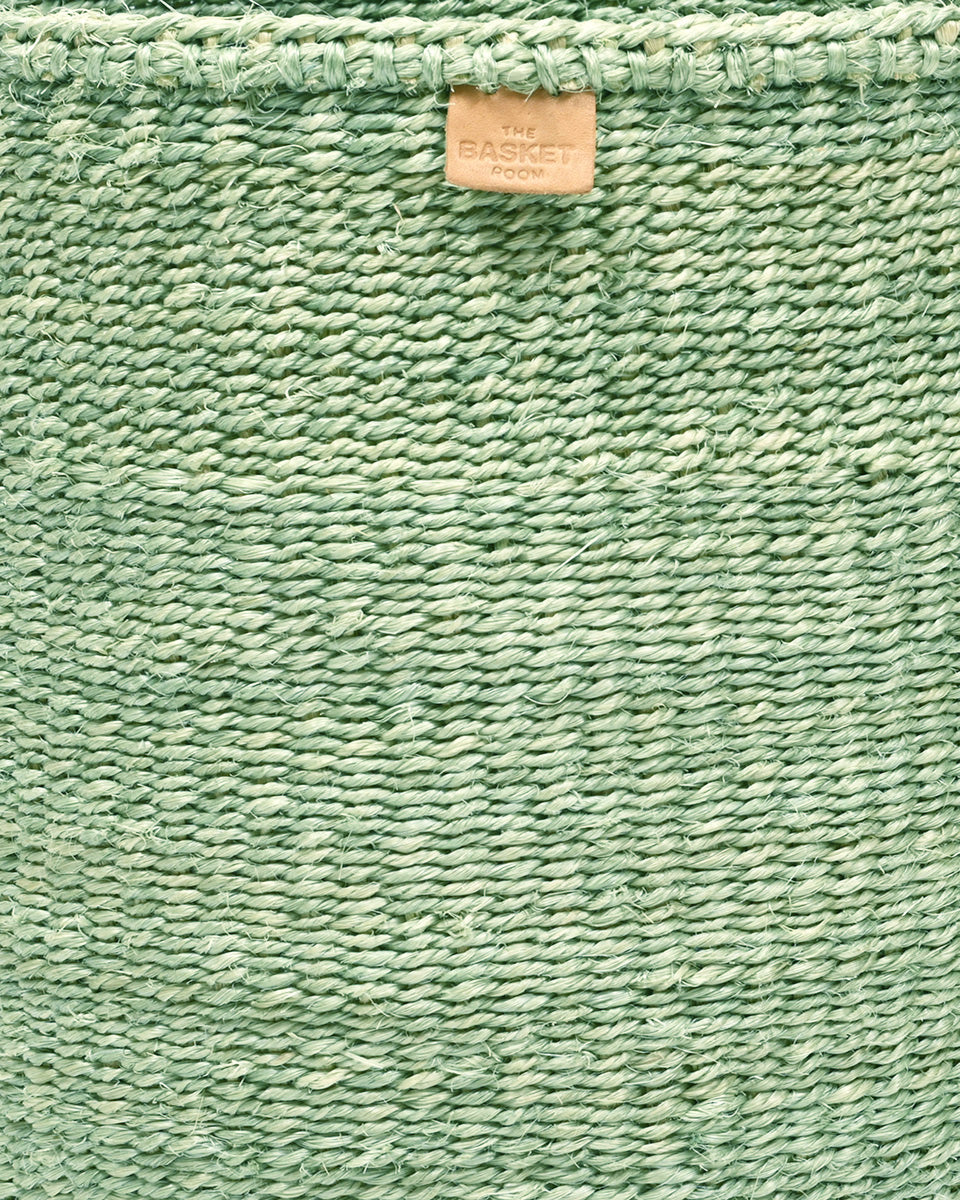 KITENDO: Soft Green Woven Storage Basket