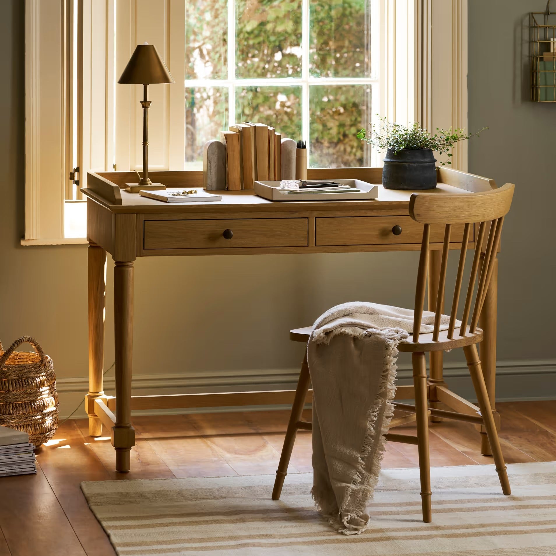 Kelmscot Table Lamp | Antique Brass