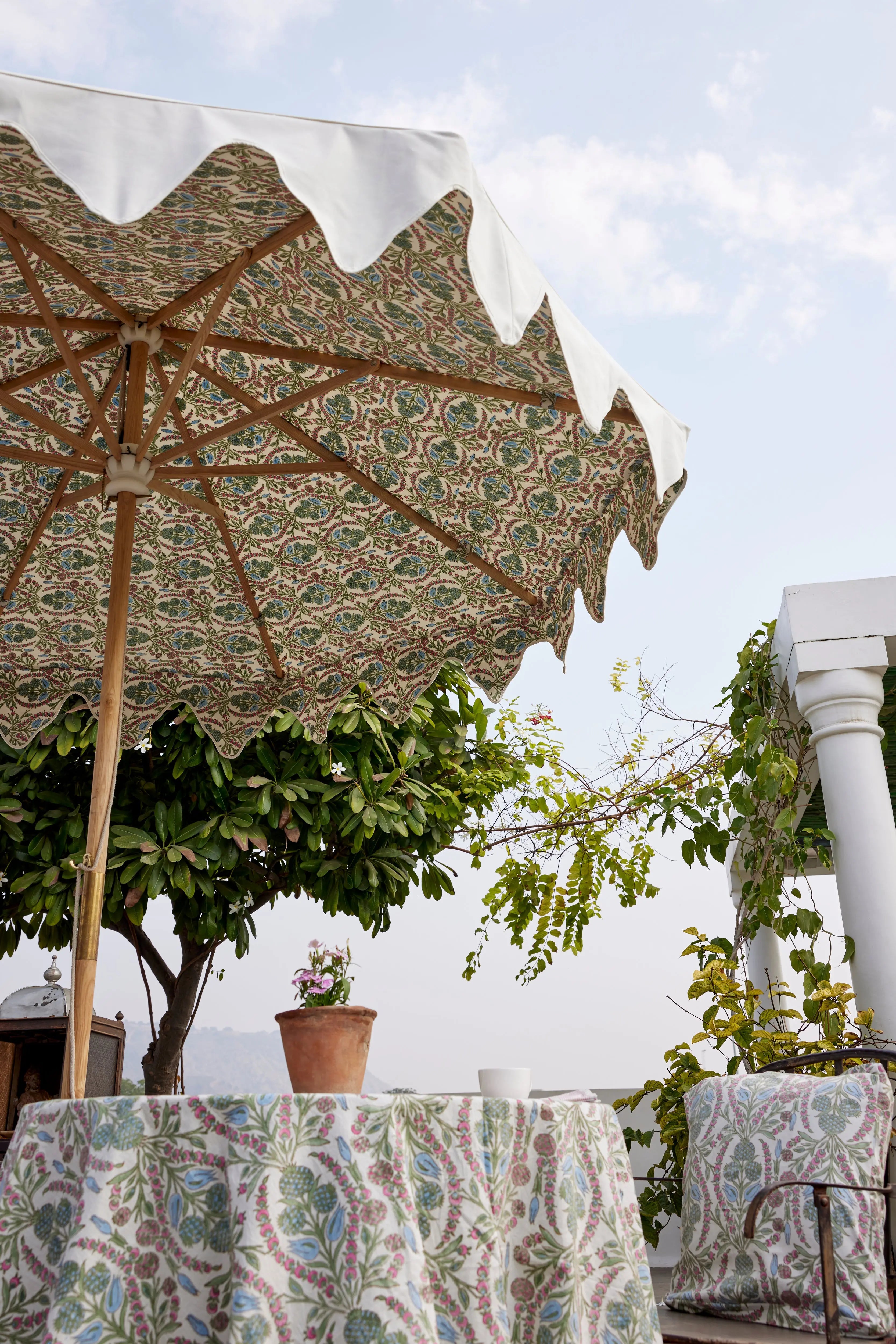 Horkesley Luxury Garden Parasol | Anaar Bliss