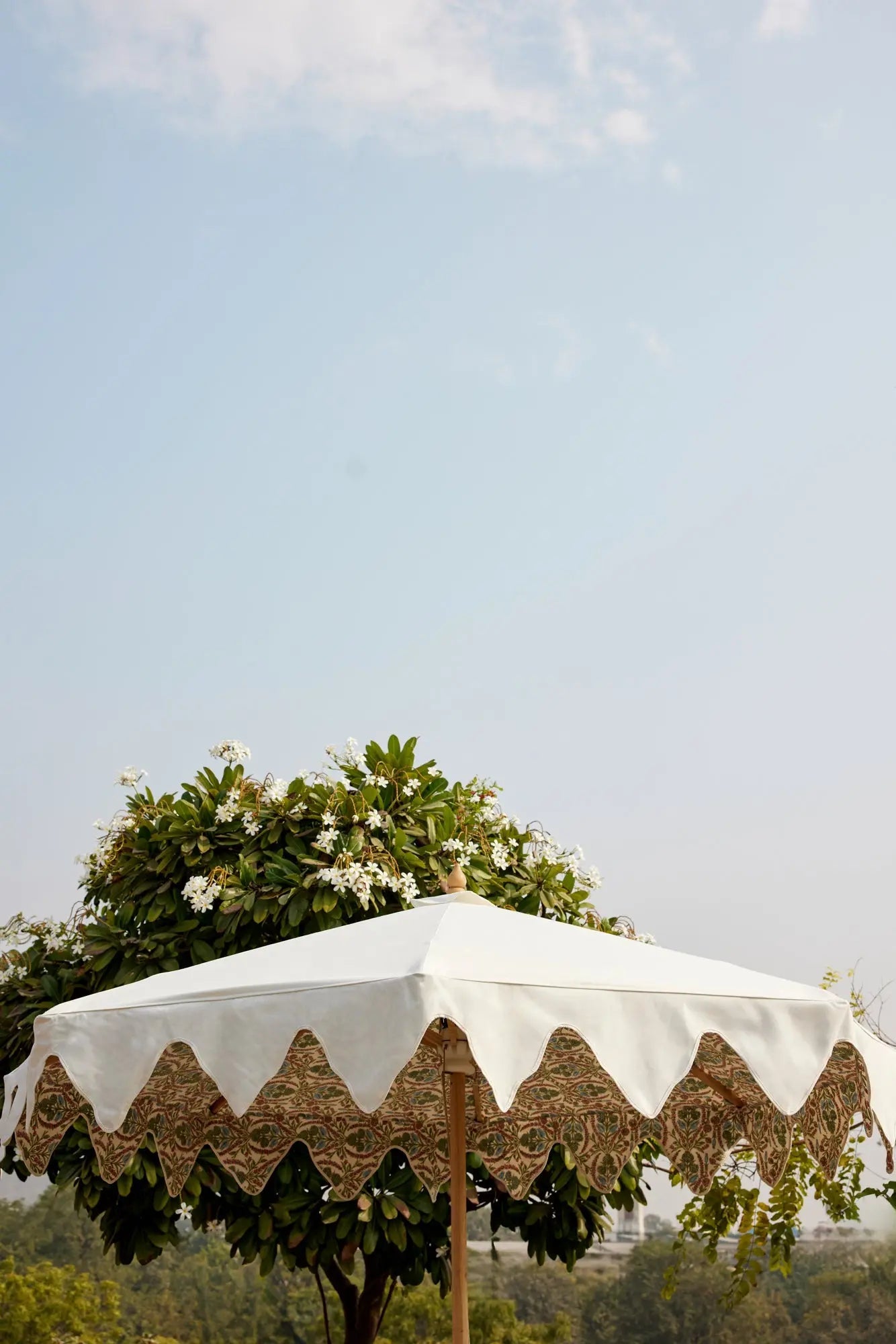 Horkesley Luxury Garden Parasol | Anaar Bliss