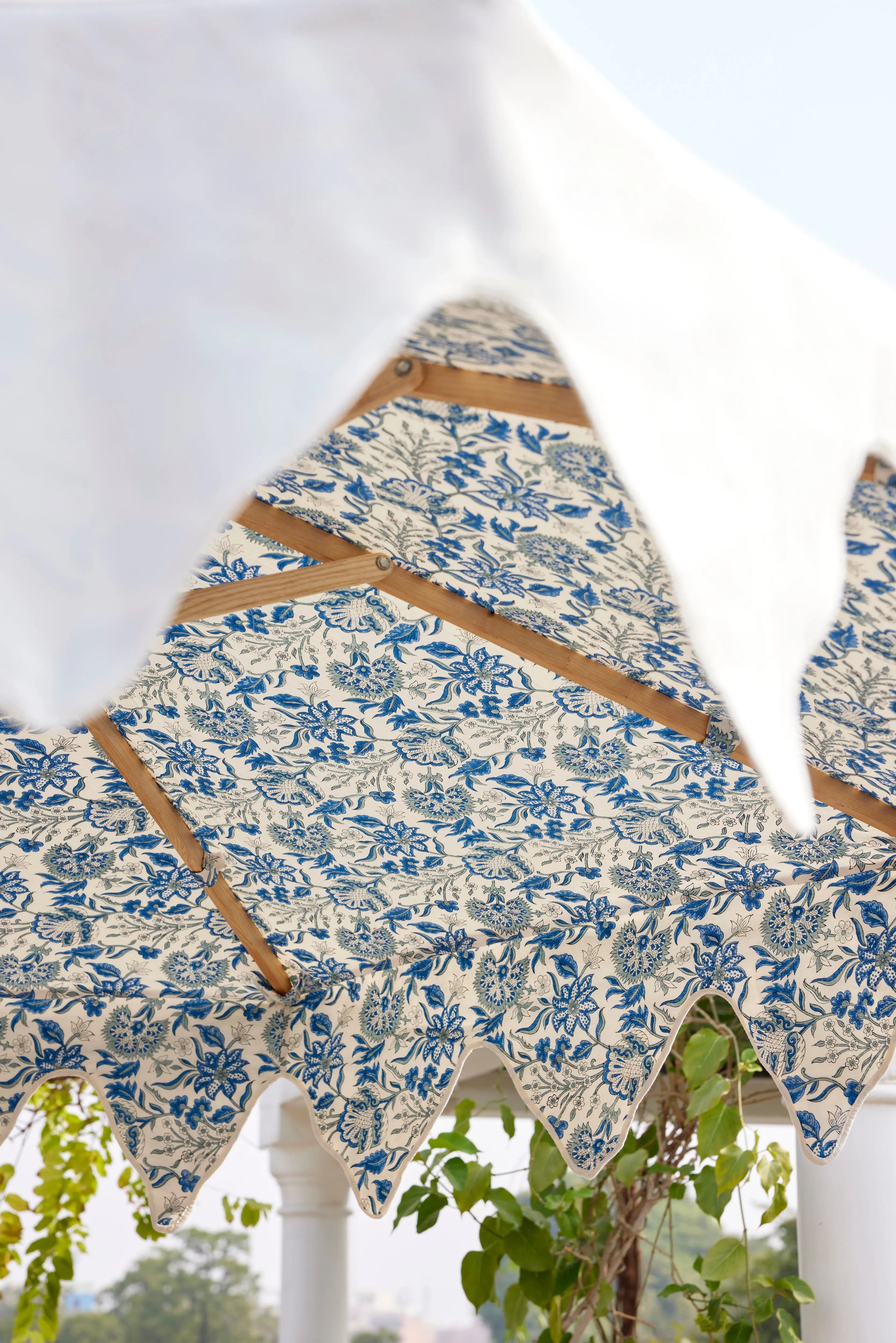 Horkesley Garden Parasol | Blue Skies