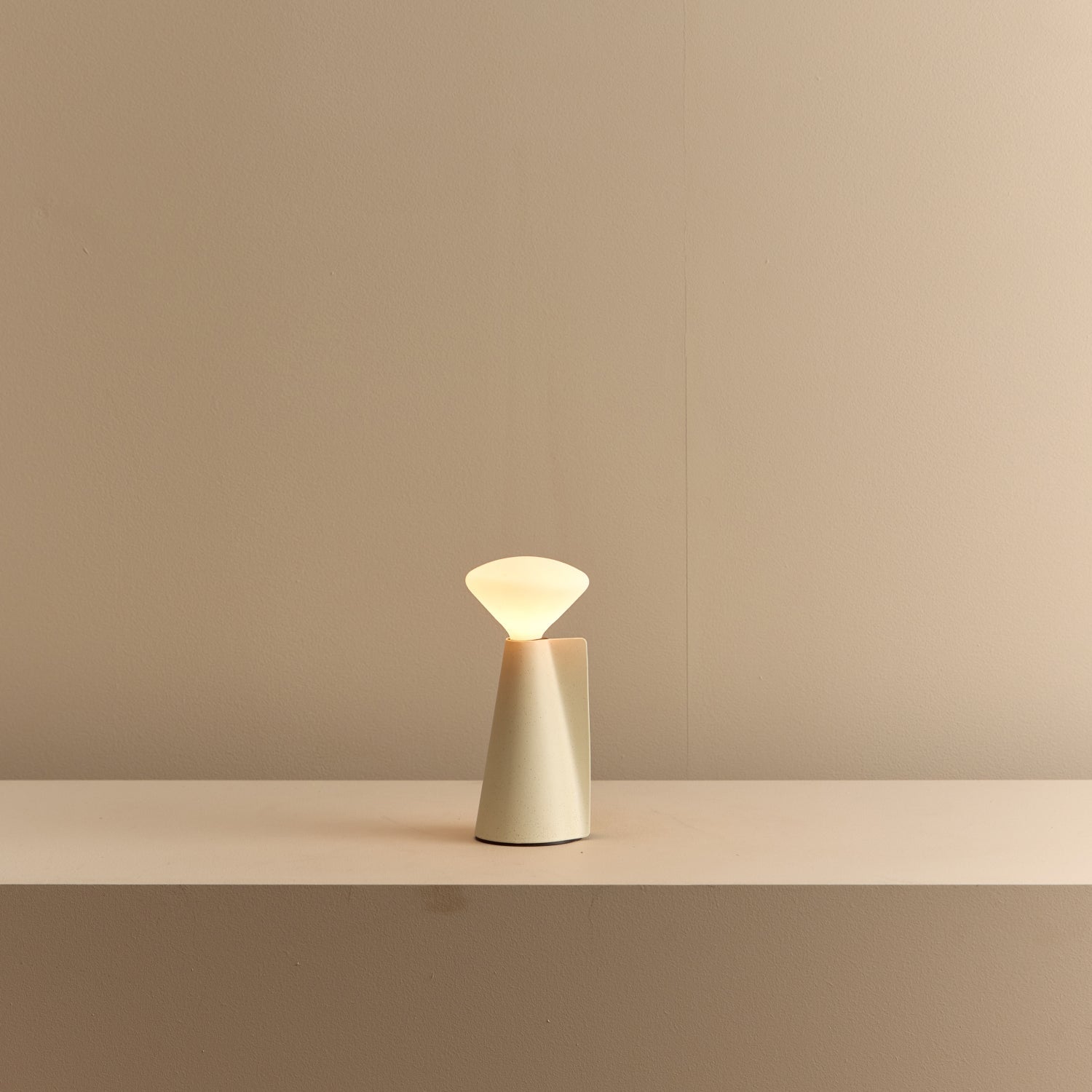 Mantle Portable Lamp