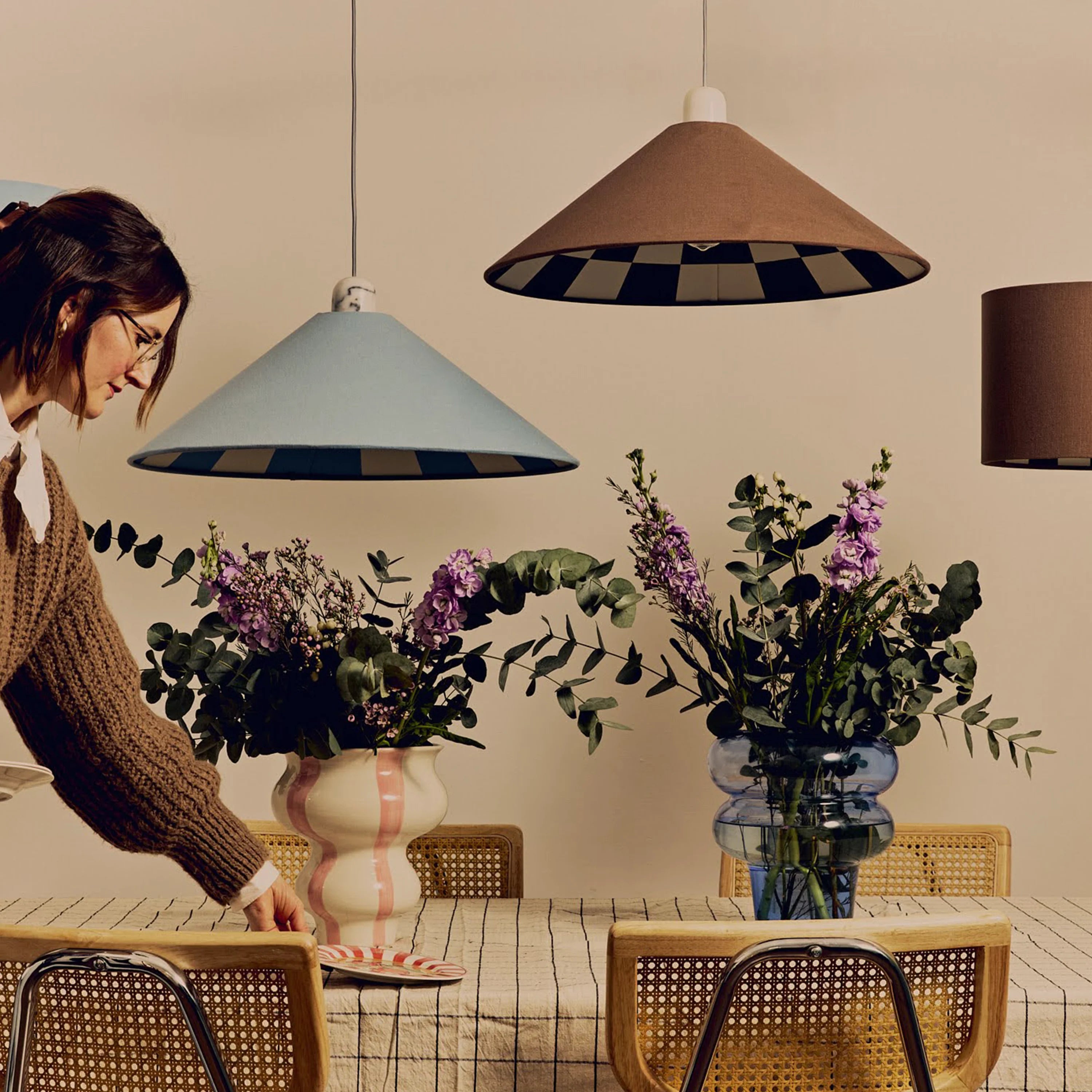 Bark brown checkered cone shade