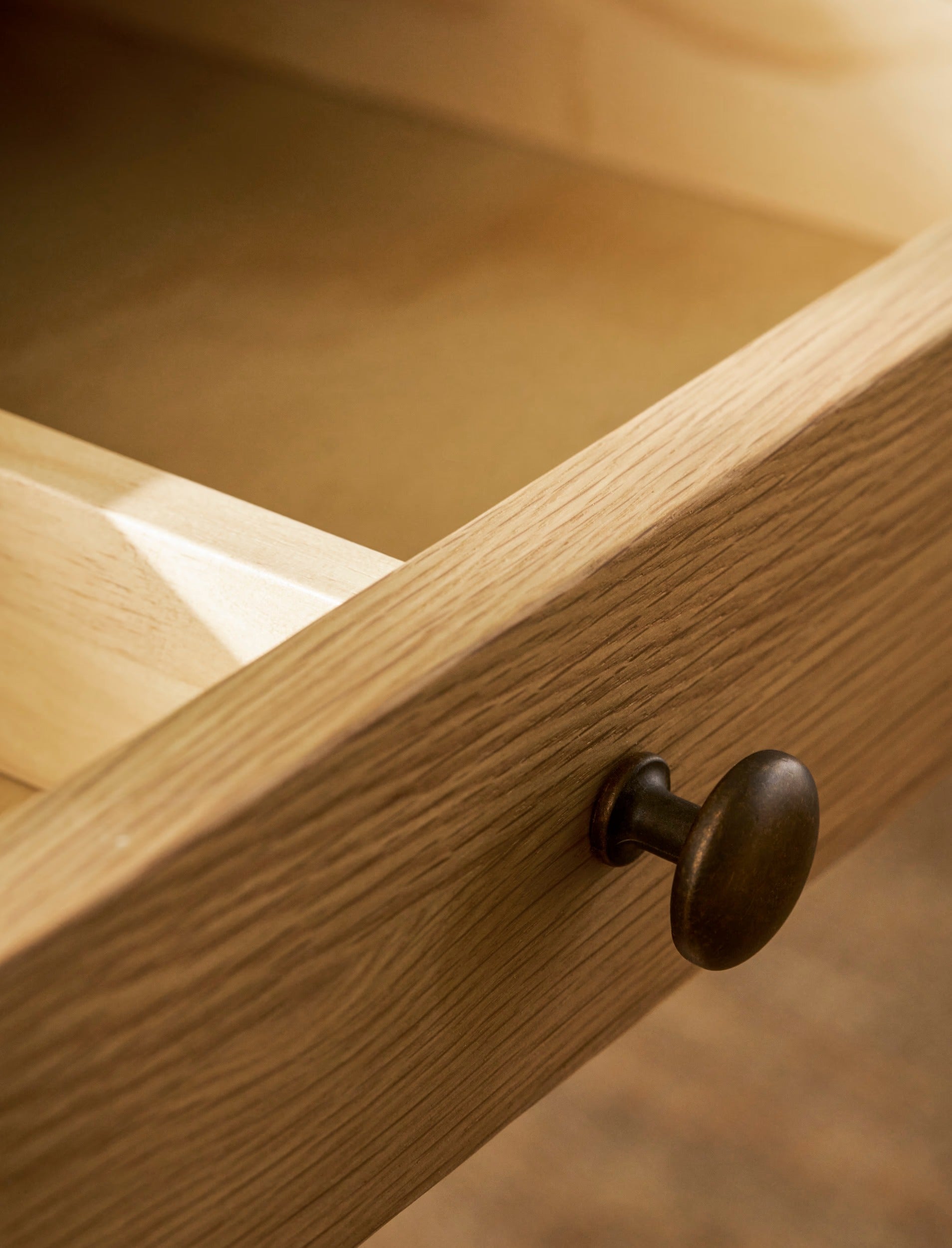 Oakworth Dining Table