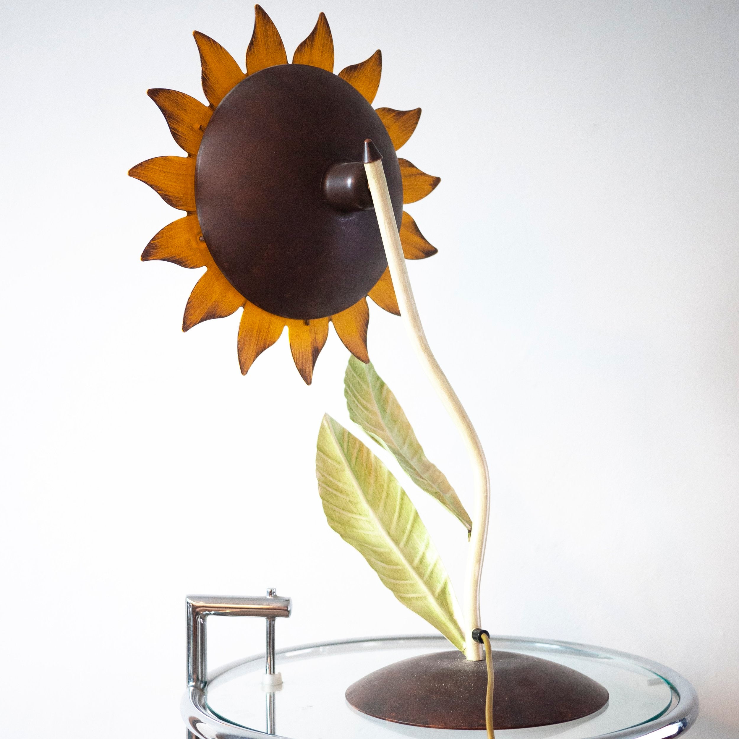 Decorative Mid-Century Italian Metal Painted Sunflower Table Lamp, 1970s
