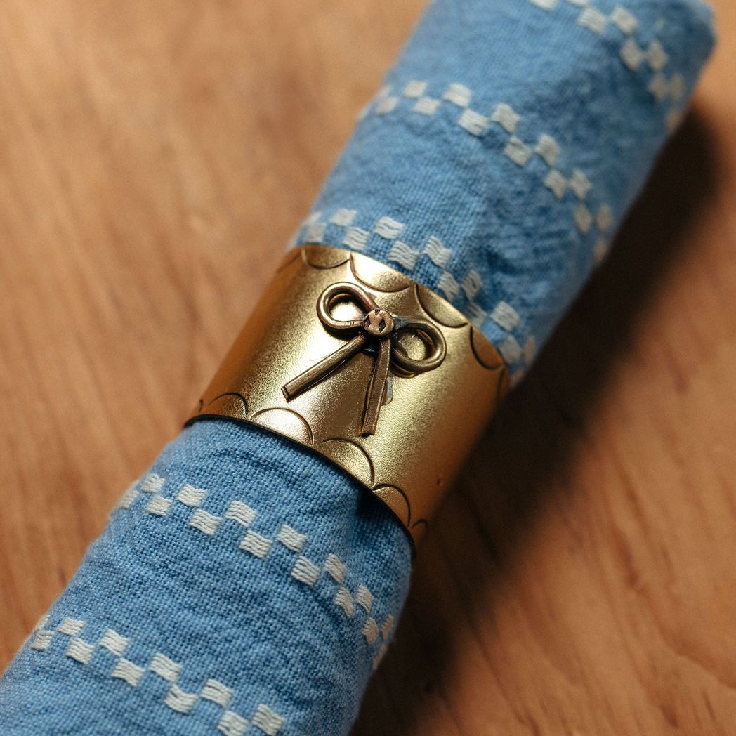 Hastshlip_square_-RebeccaHopePhotography-0290.jpg?output=png&maxage=31d&w=1048&h=1048&fit=contain&we&n=-1