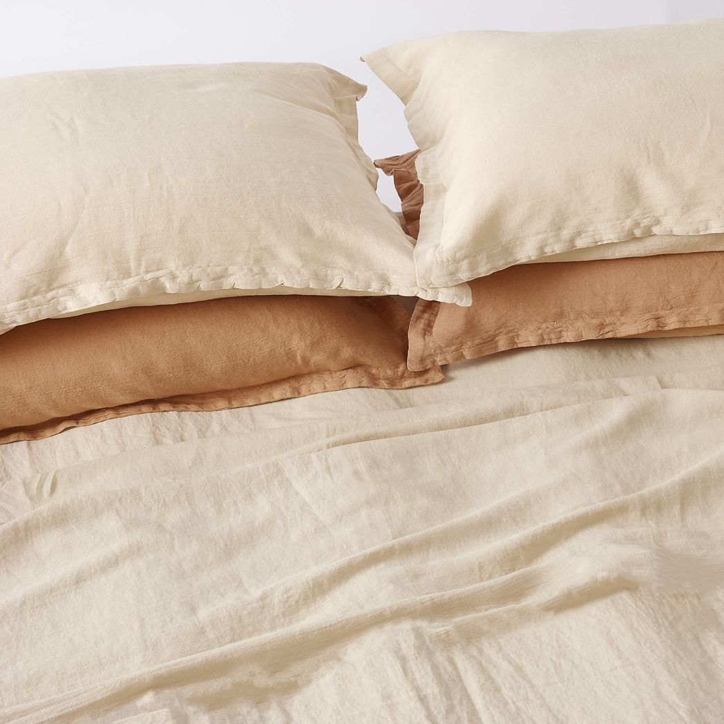 sandstoneduvetwithterracottapillowcase.jpg?output=png&maxage=31d&w=1048&h=1048&fit=contain&we&n=-1