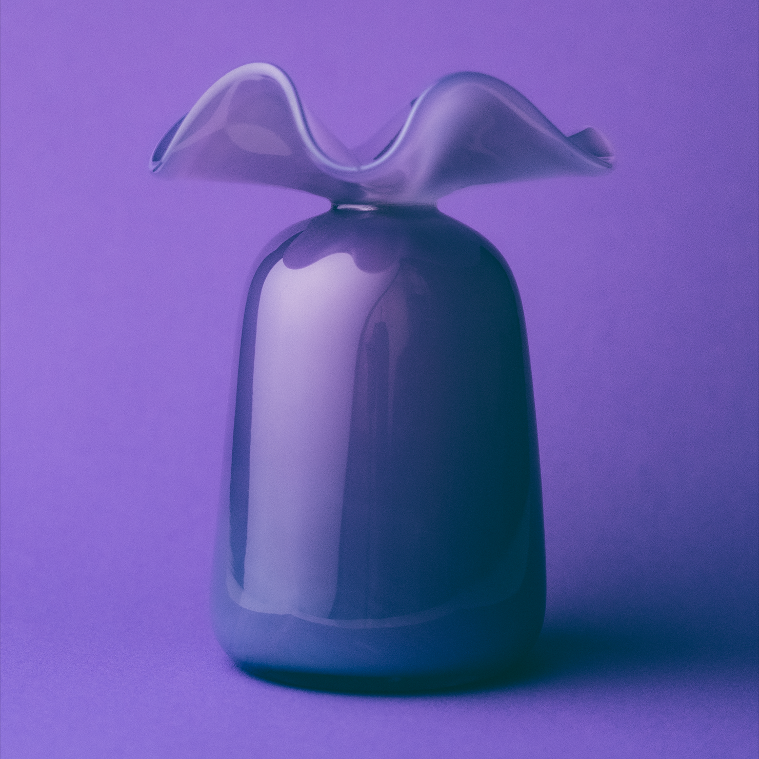 Handmade Glass Ruffle Bud Vase | Lilac