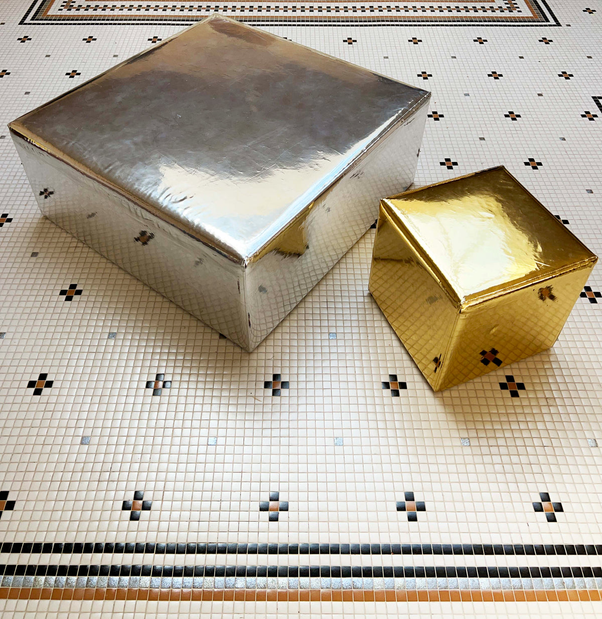 DISCO Ottoman, Gold