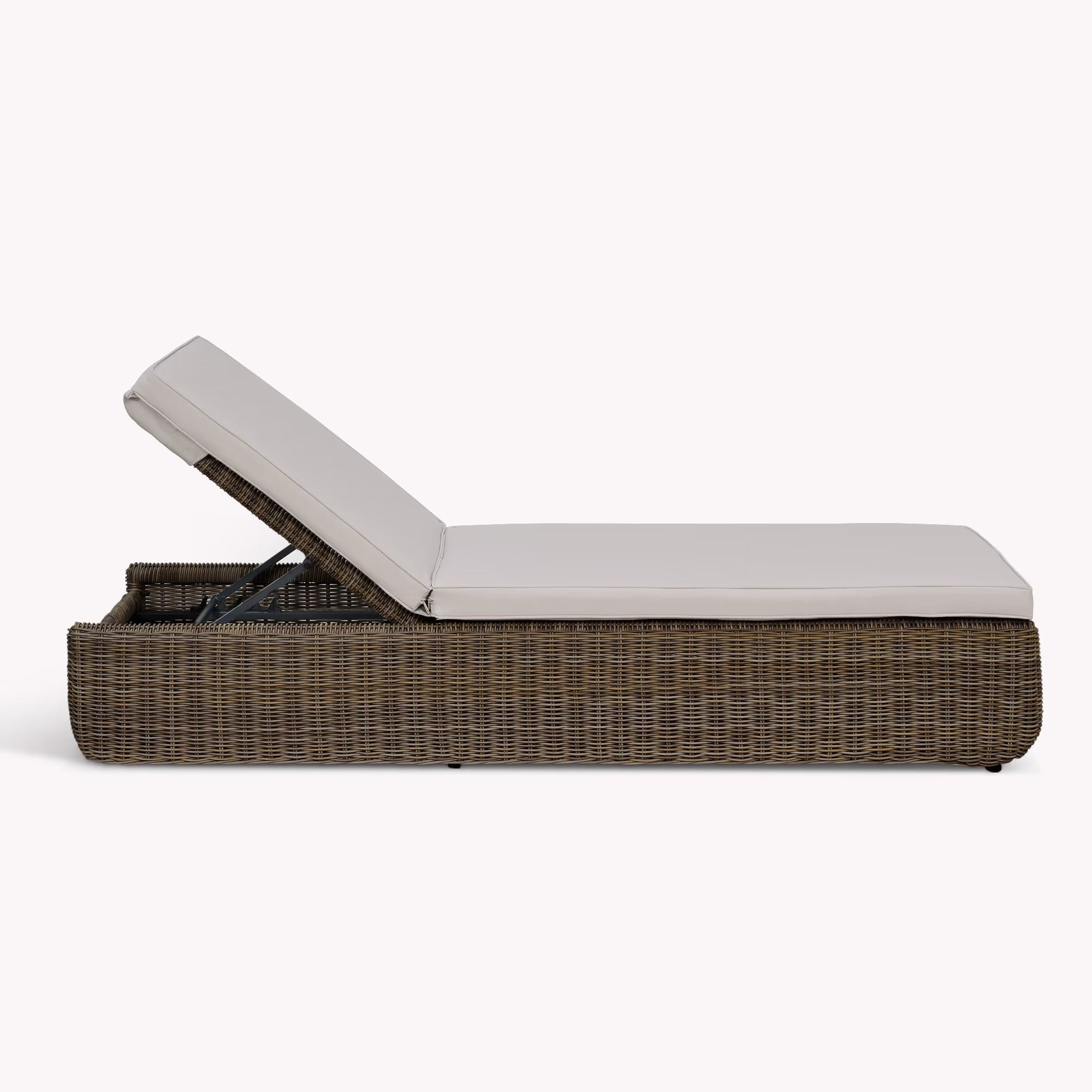 Skala Lounger | Dark Rattan