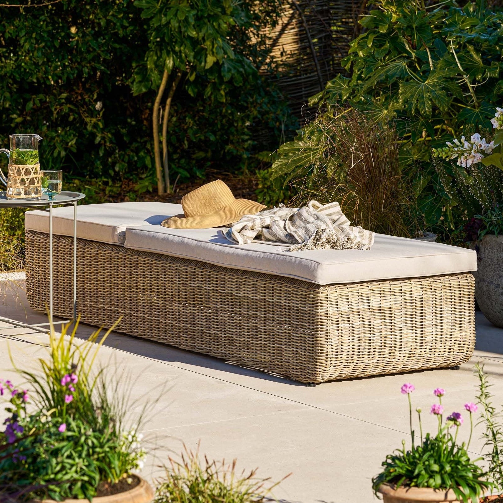 Skala Lounger | Light Rattan
