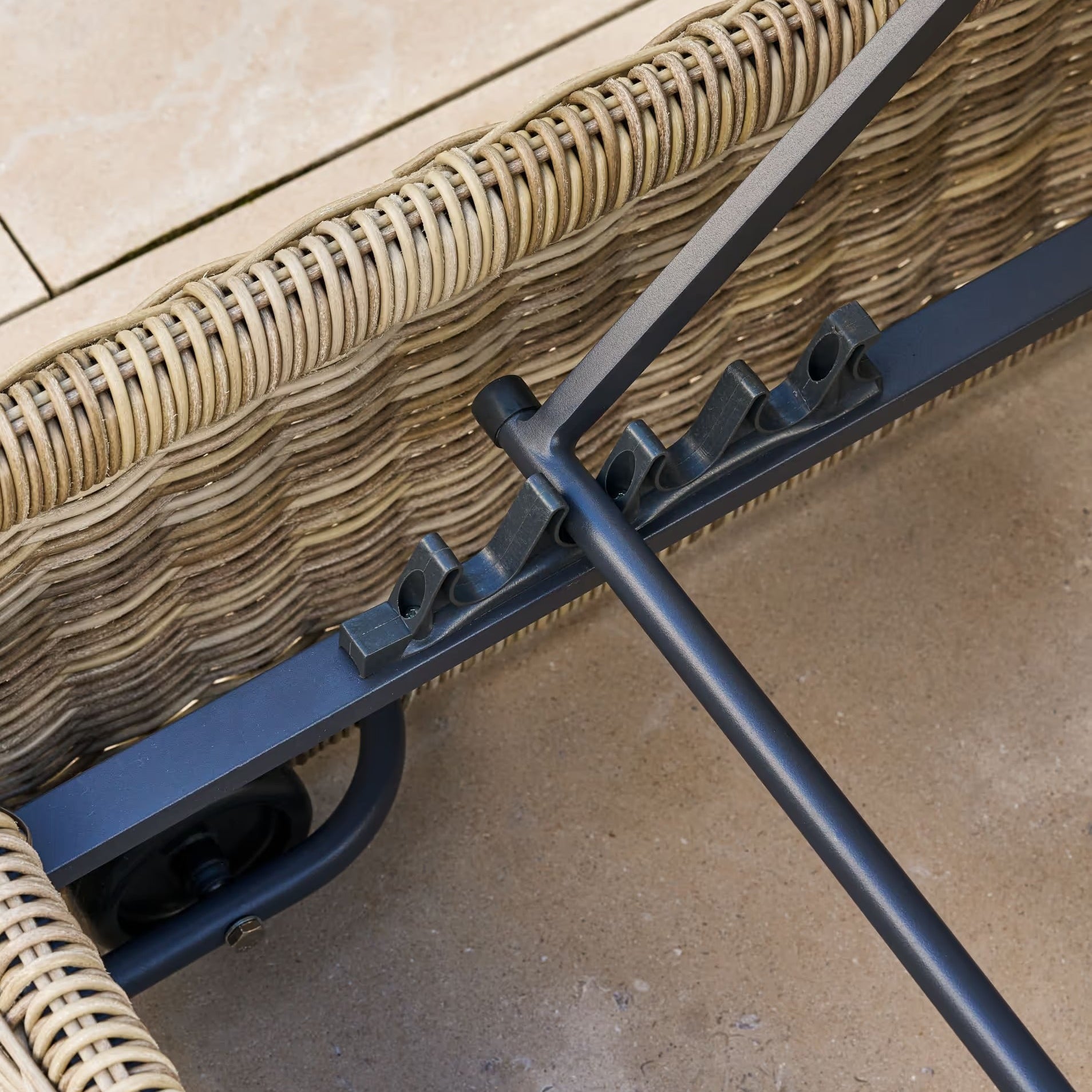 Skala Lounger | Light Rattan