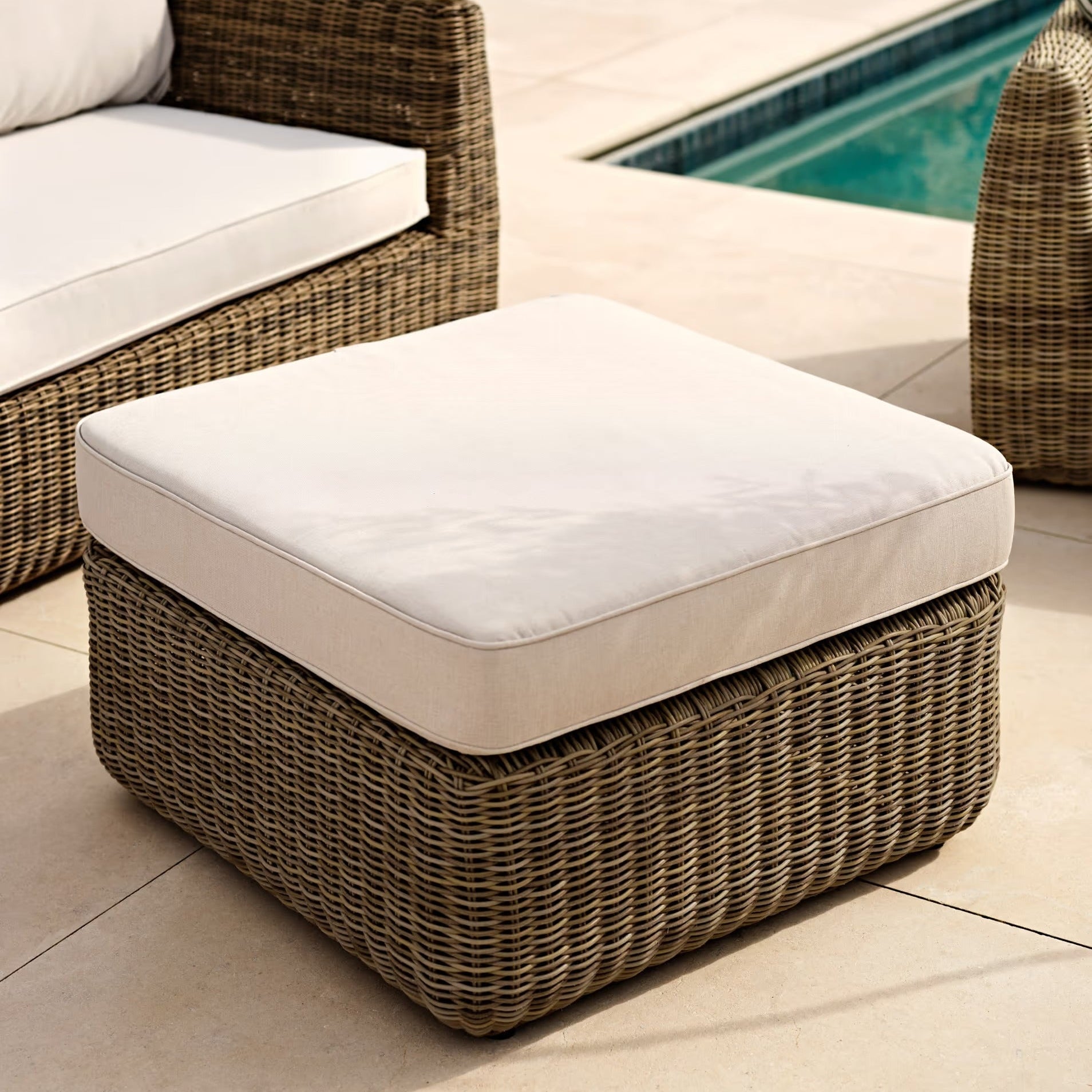 Skala Ottoman | Dark Rattan