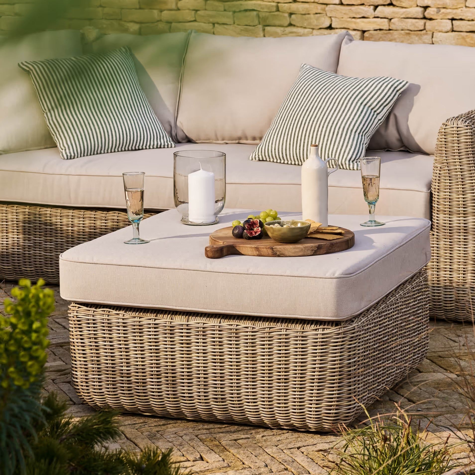 Skala Ottoman | Light Rattan