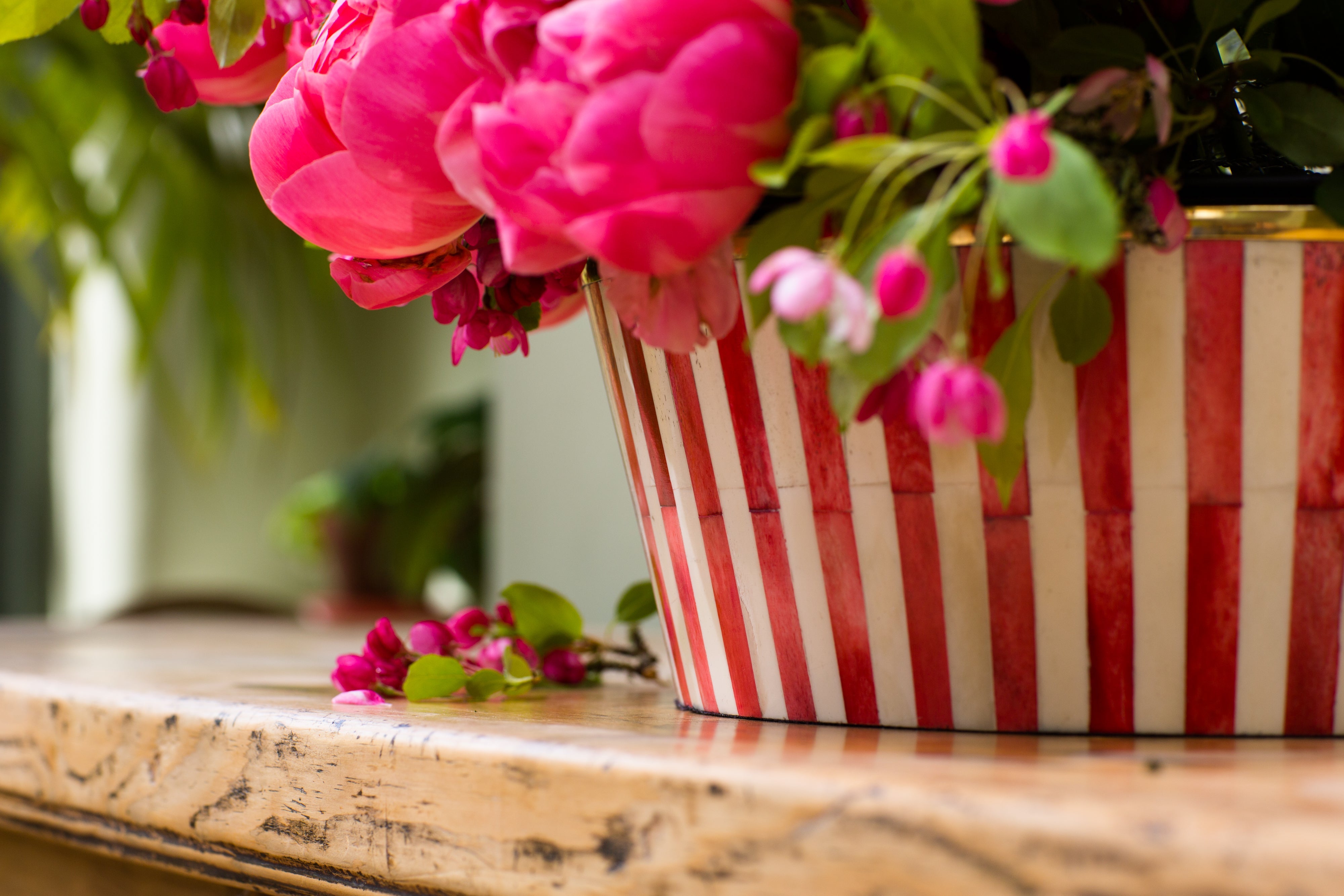 Round Inlay Planter | Large | Red | Striped