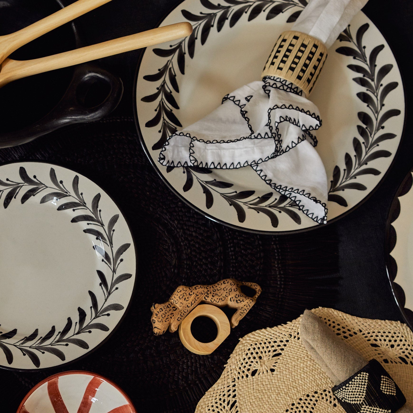 Dinner Plate - Helecho - Jet Black