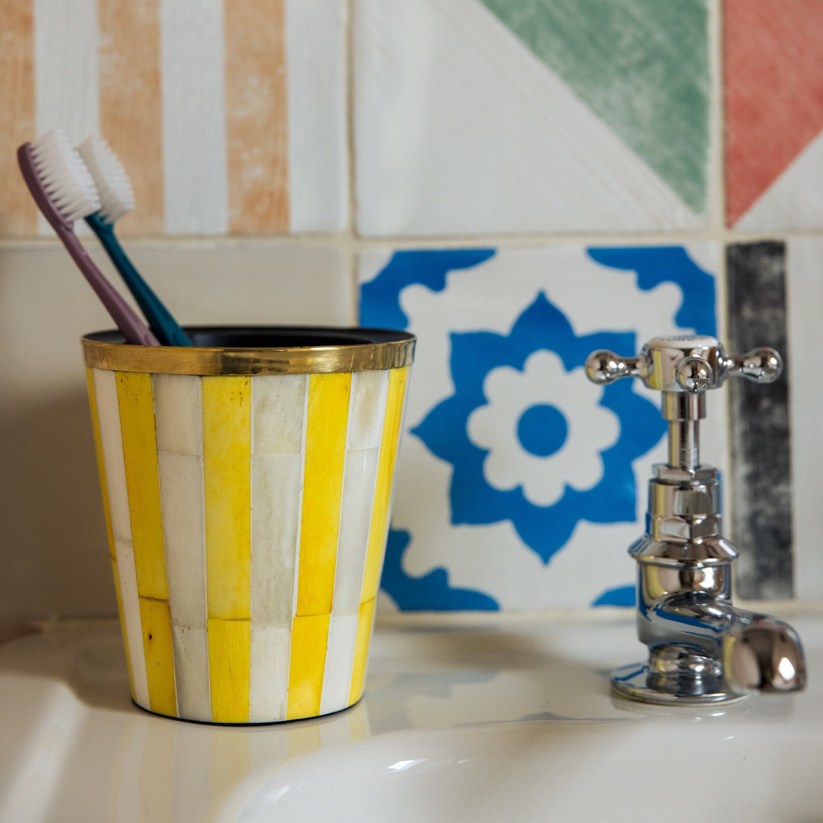 Striped Inlay Brush Pot | Yellow & White